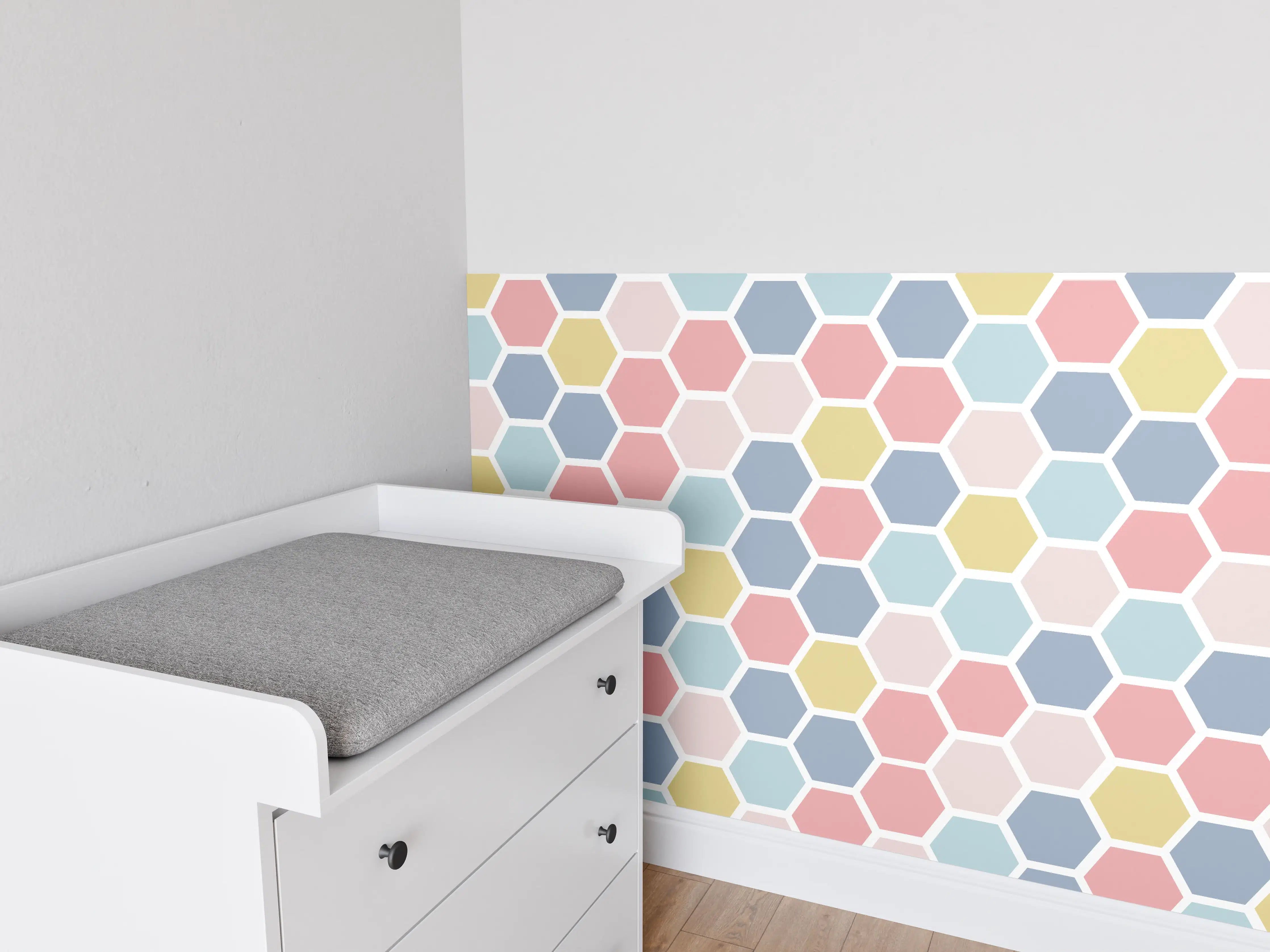 Babyzimmer Wandgestaltung - Bunte Hexagon-Muster Tapete