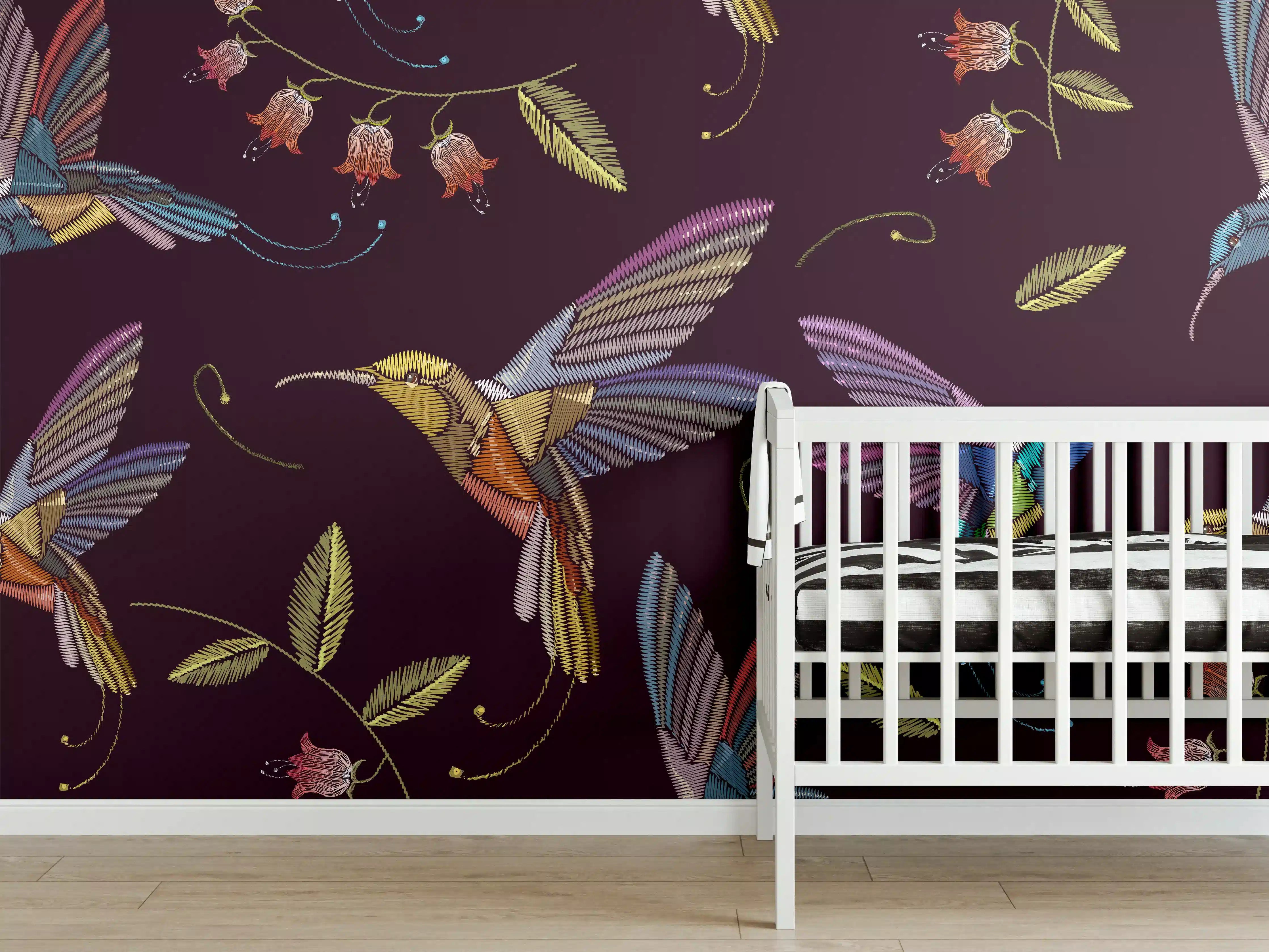 Babyzimmer Wandgestaltung - Bunte Kolibri-Stickerei-Muster