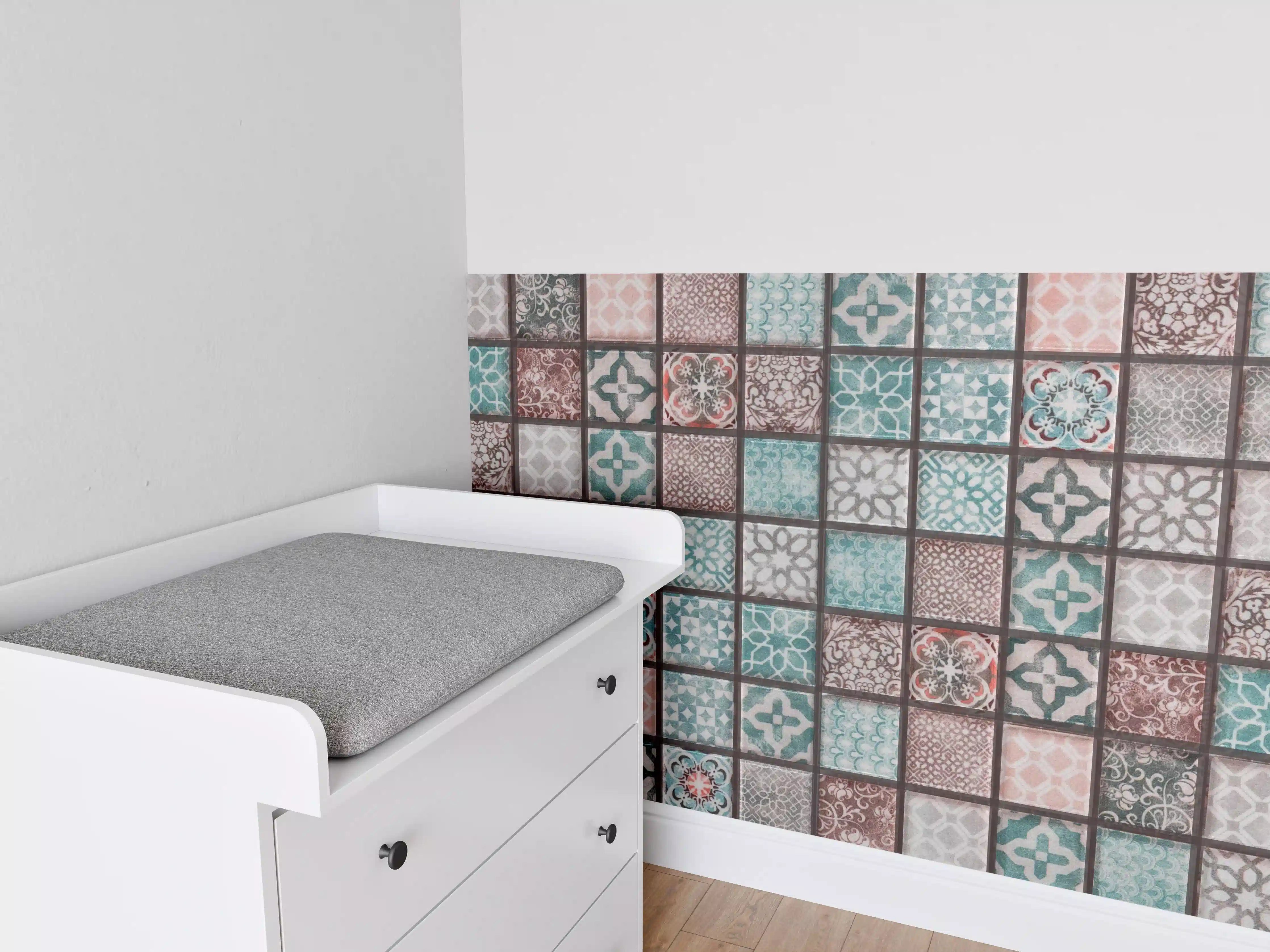 Babyzimmer Wandgestaltung - Bunte Mosaikfliesen in Pastellfarben