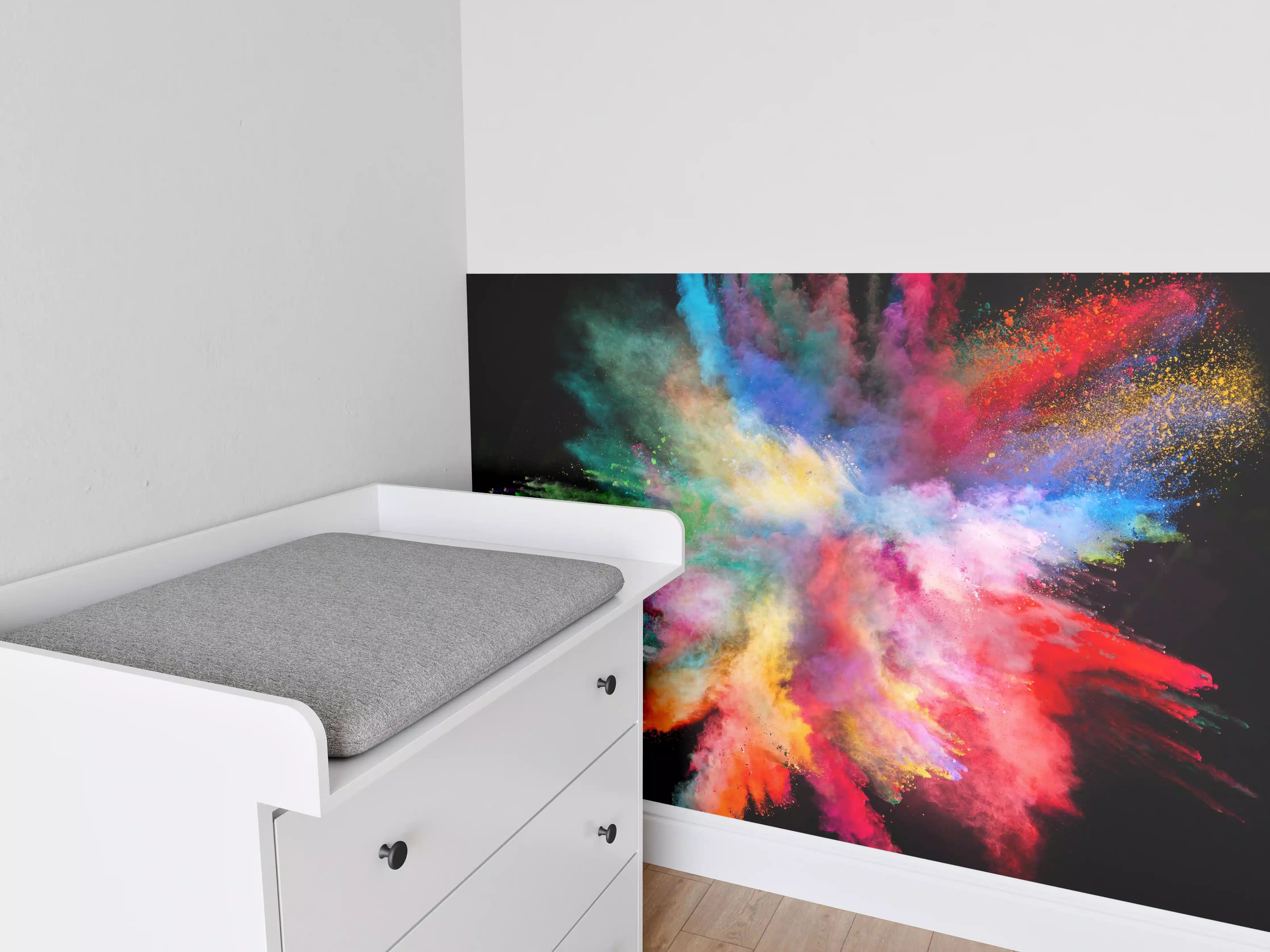 Babyzimmer Wandgestaltung - Bunte Pulverexplosion auf schwarzem Hintergrund