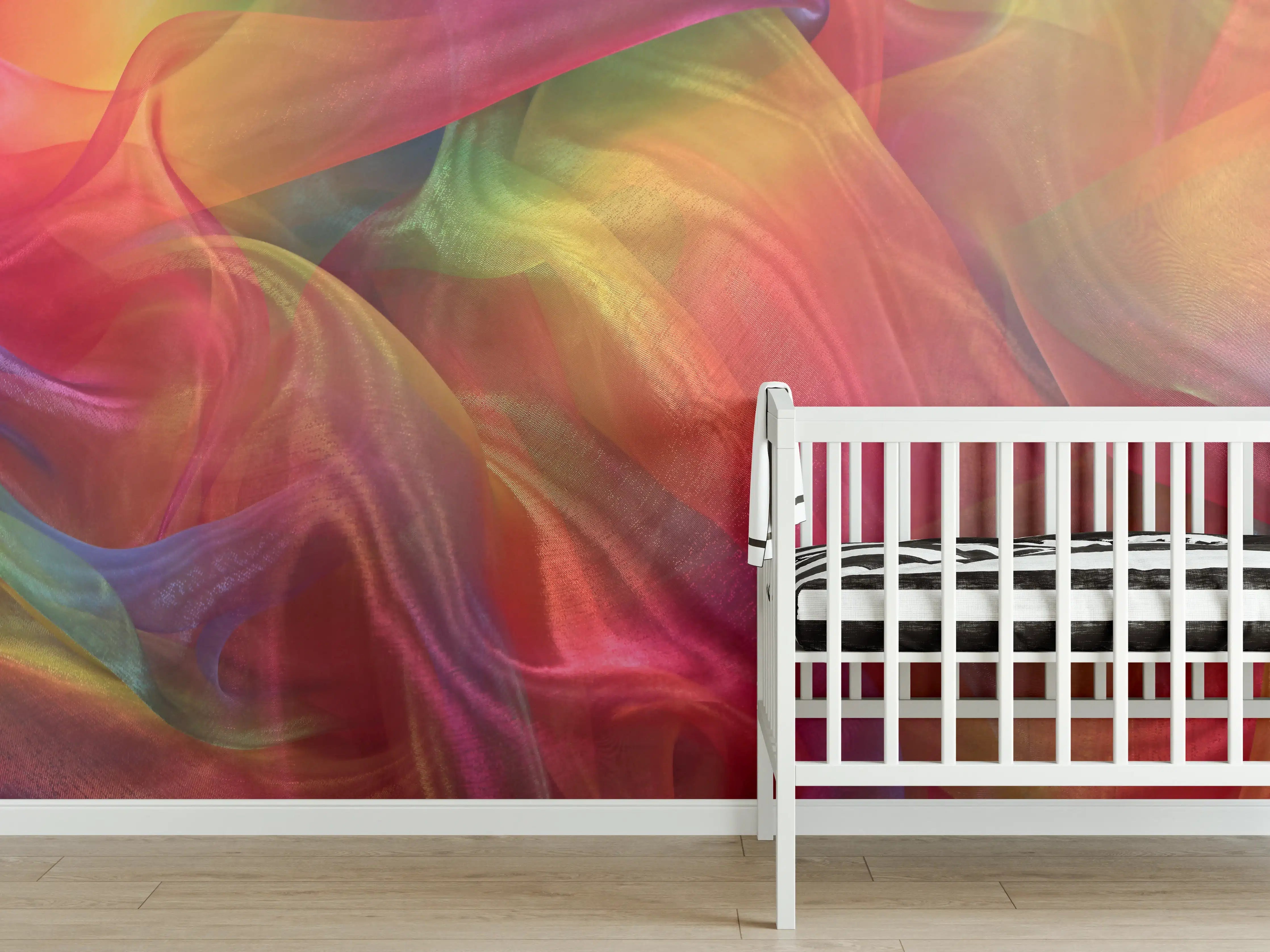 Babyzimmer Wandgestaltung - Bunte Seidenstoffe in lebendigen Farben