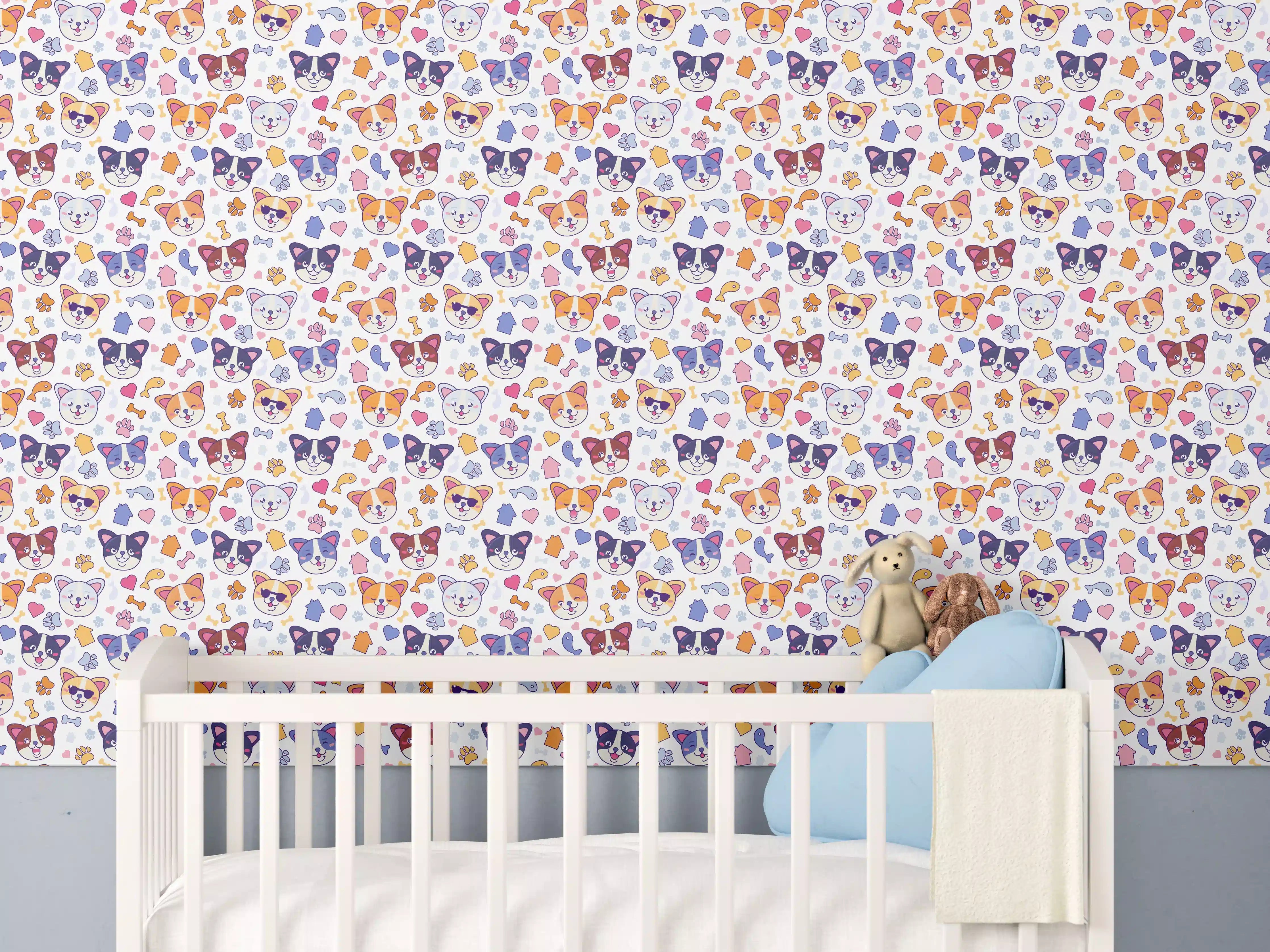 Babyzimmer Wandgestaltung - Bunte Tiermotive mit hellem Hintergrund