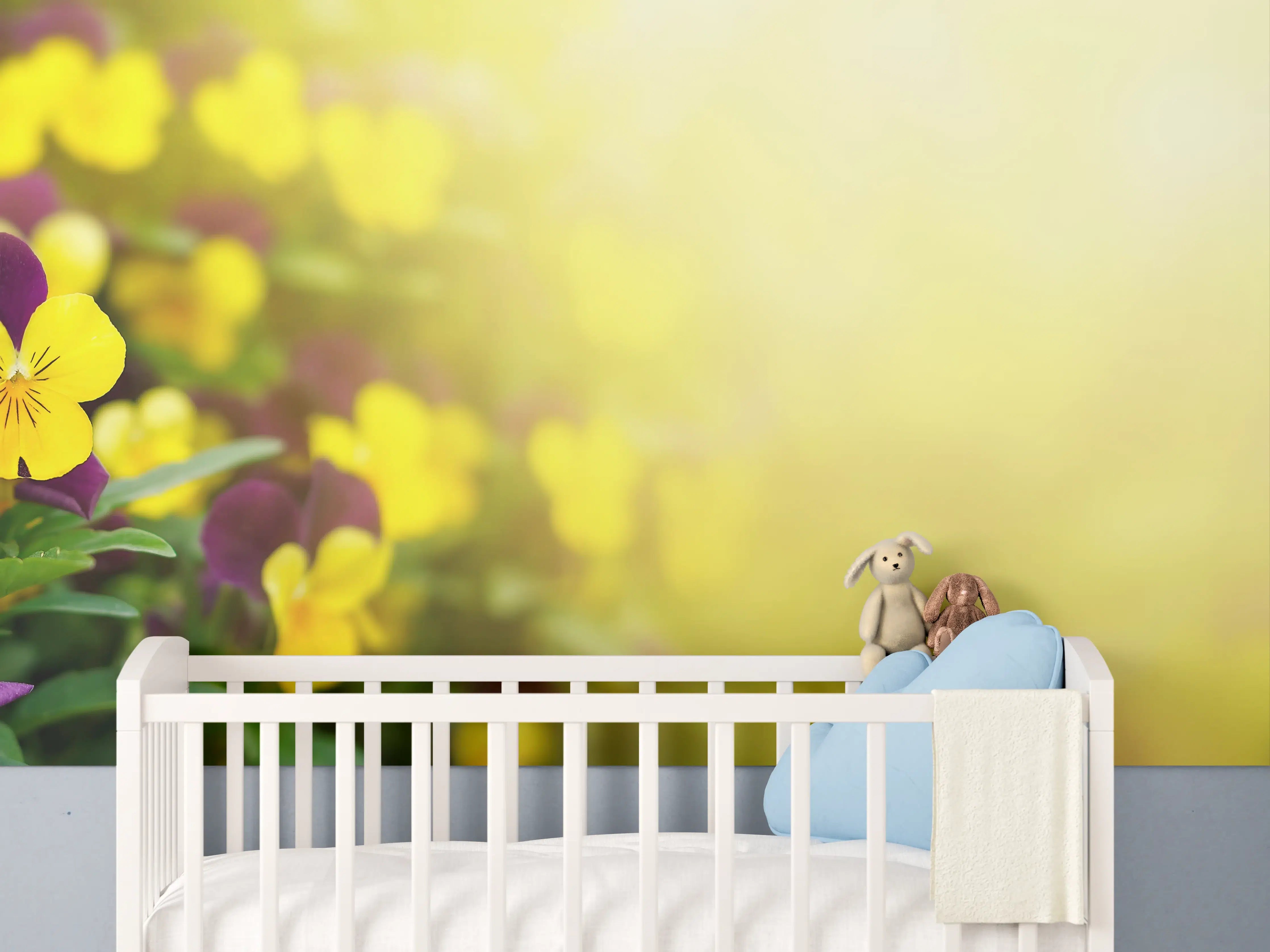 Babyzimmer Wandgestaltung - Bunte Veilchen auf grünem Laub