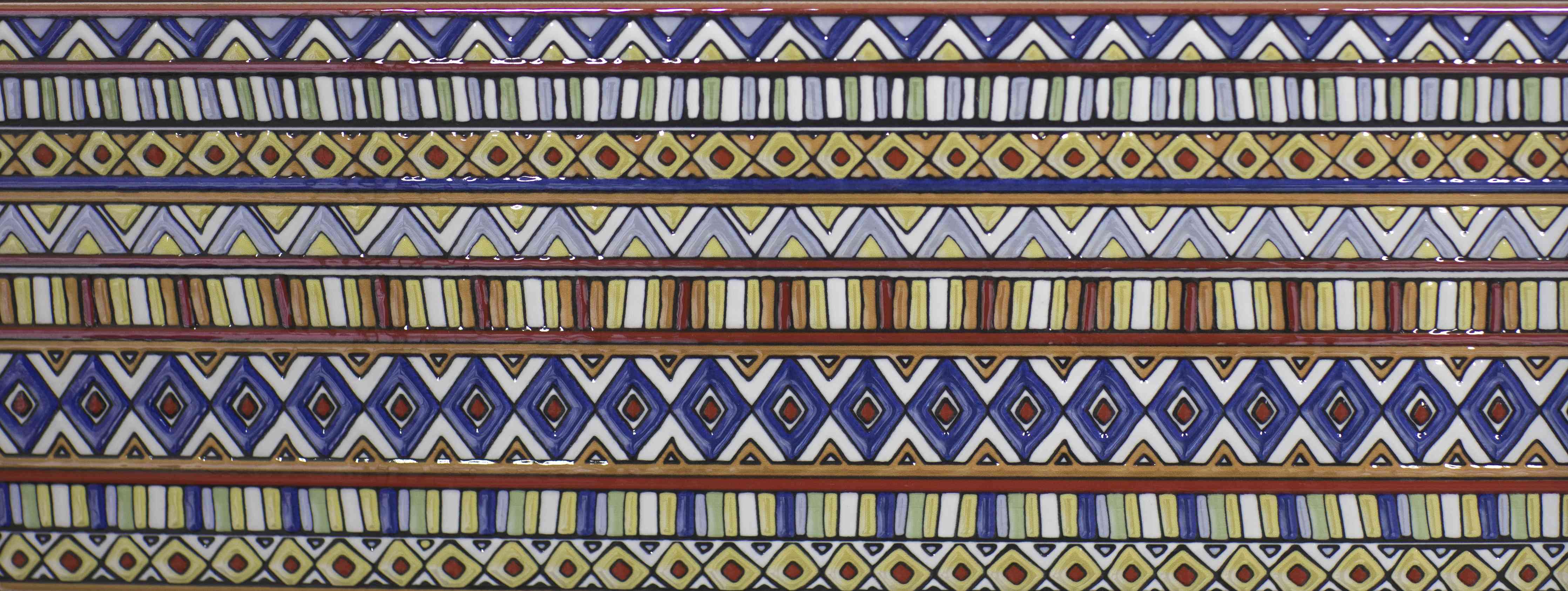 Babyzimmer Wandgestaltung-Bunte afrikanische Stoffe mit geometrischen Mustern