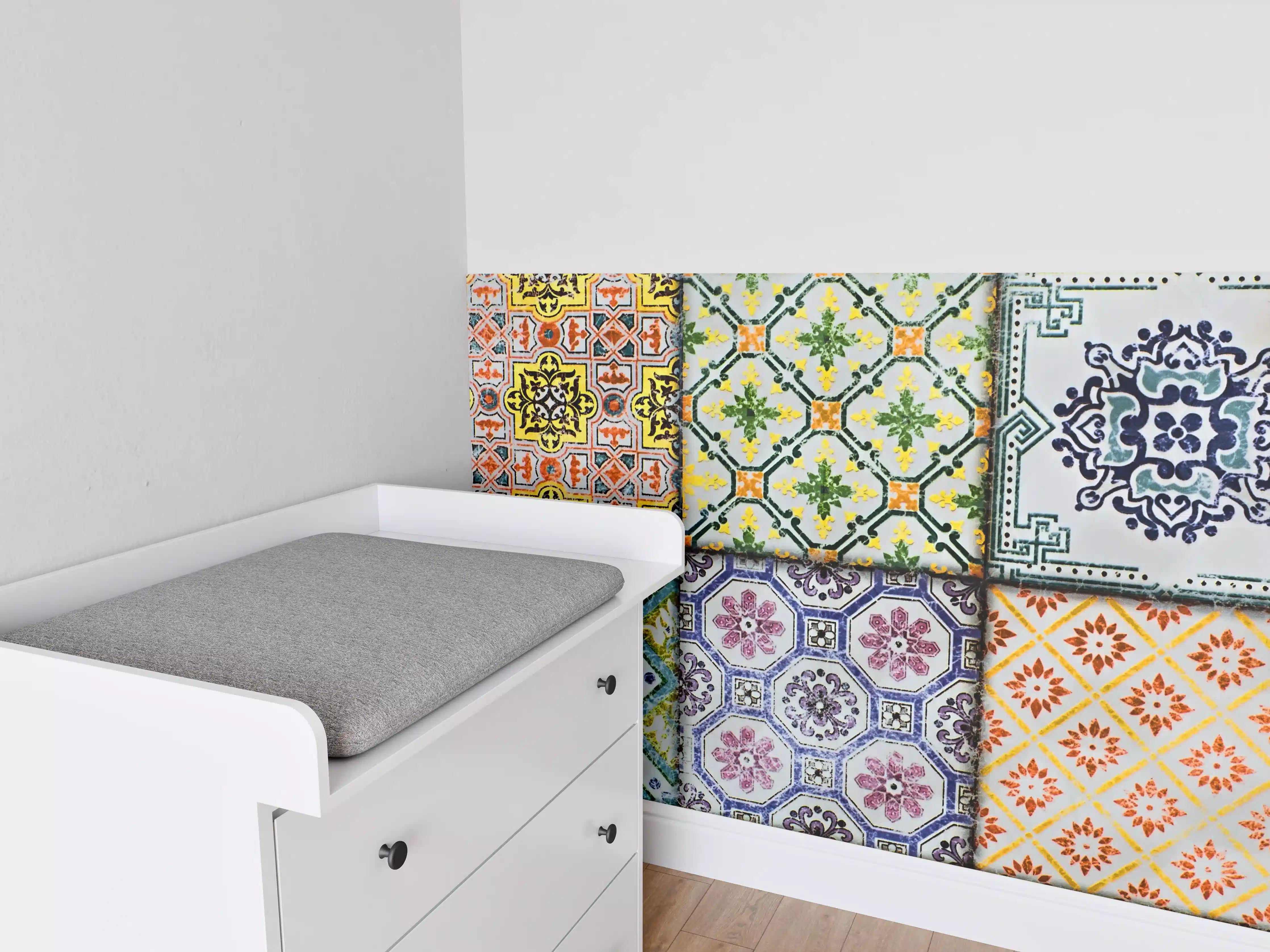 Babyzimmer Wandgestaltung - Bunten Fliesenmosaik mit mediterranem Flair