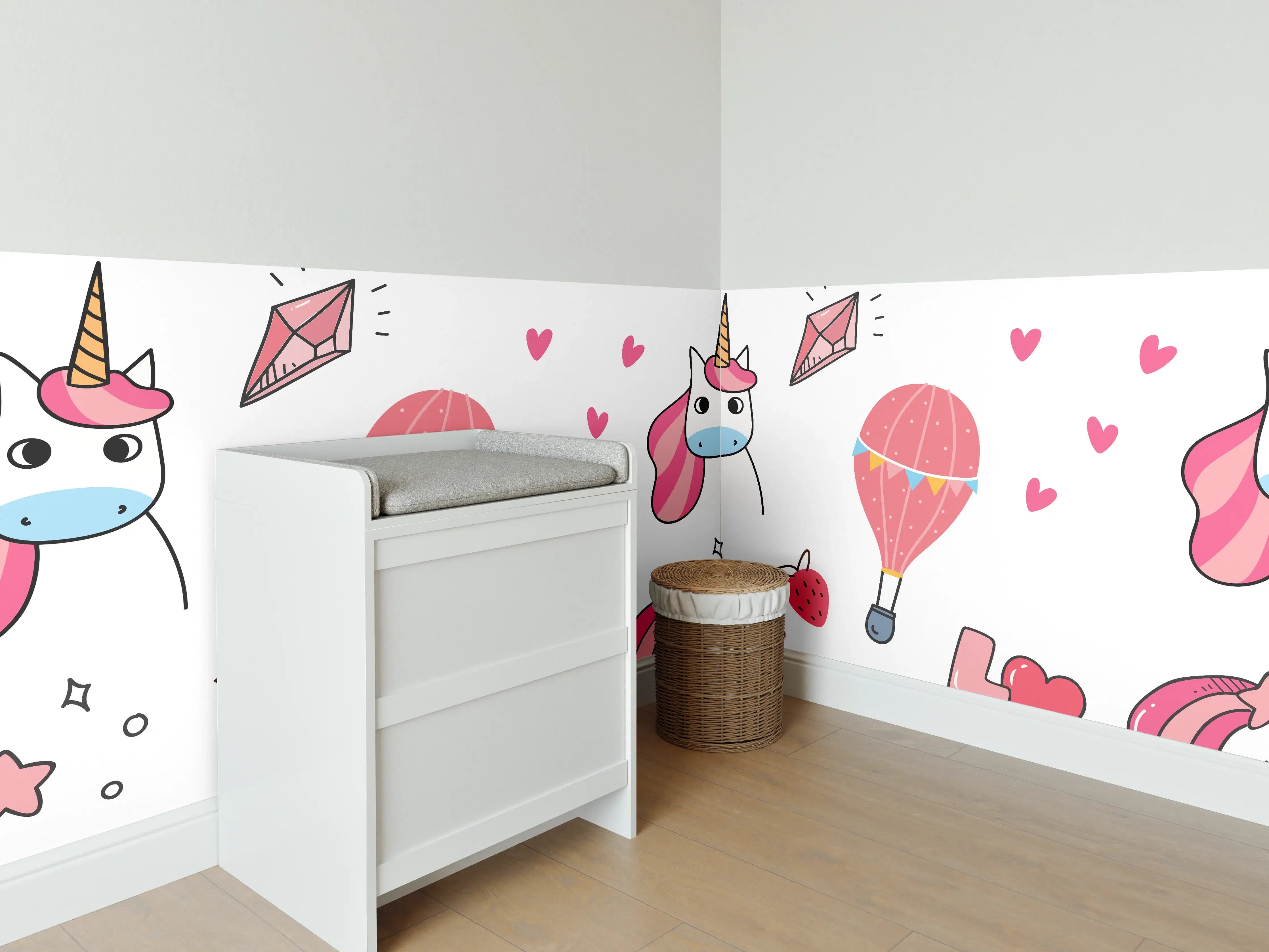 Babyzimmer Wandgestaltung - Buntes Einhorn & Liebe Muster