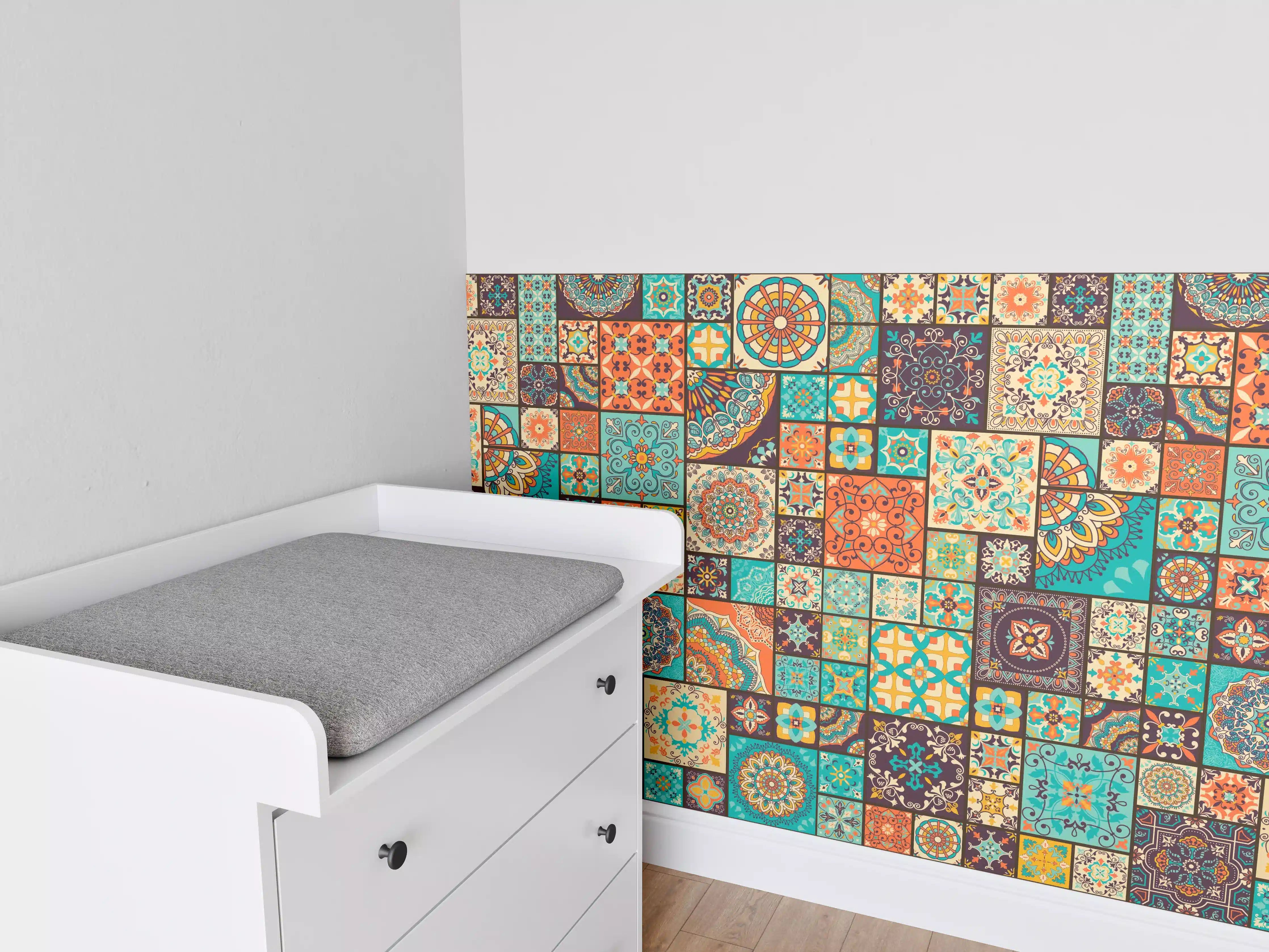 Babyzimmer Wandgestaltung - Buntes Ethno-Muster