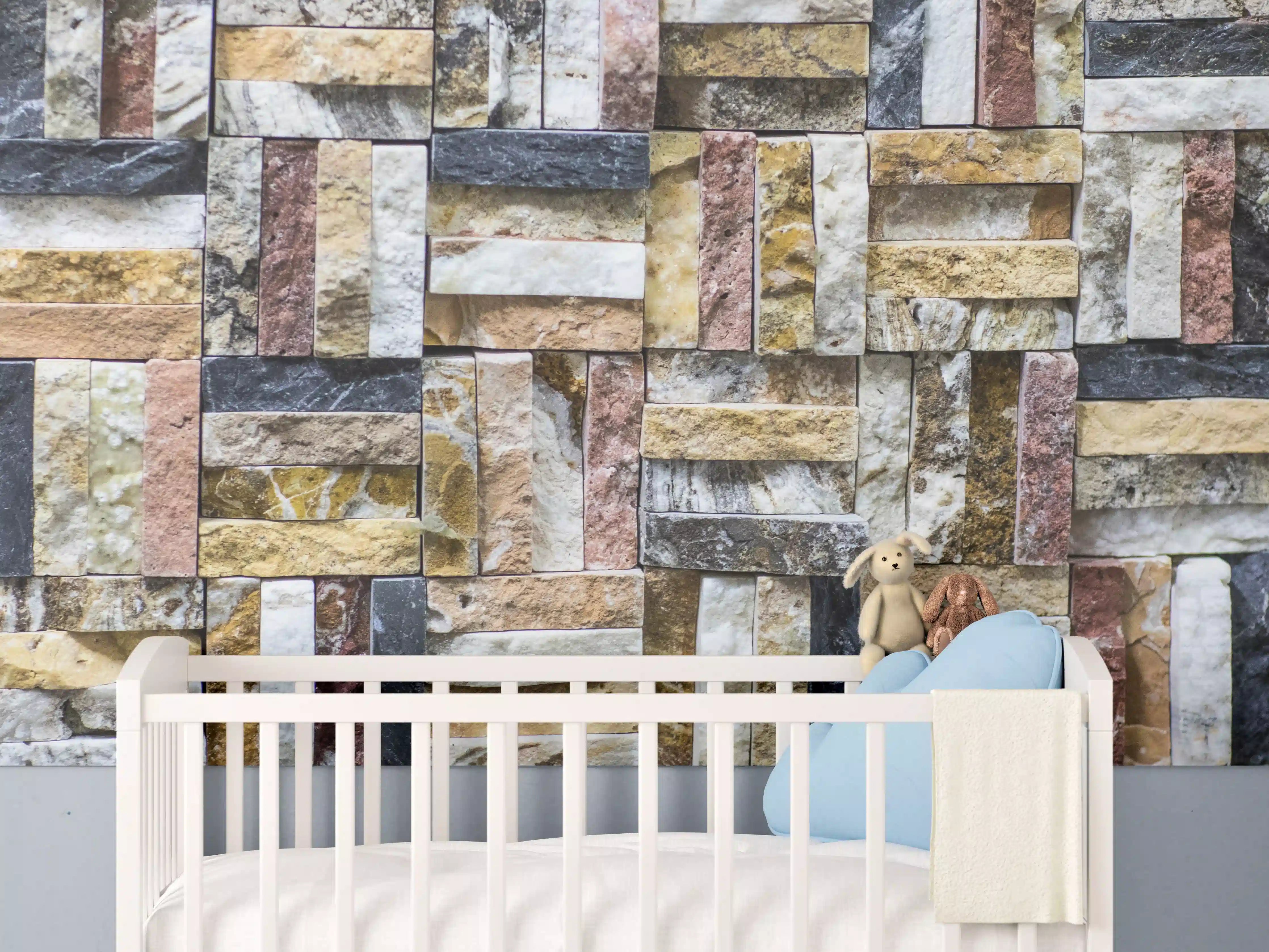 Babyzimmer Wandgestaltung - Buntes Naturstein Mosaik
