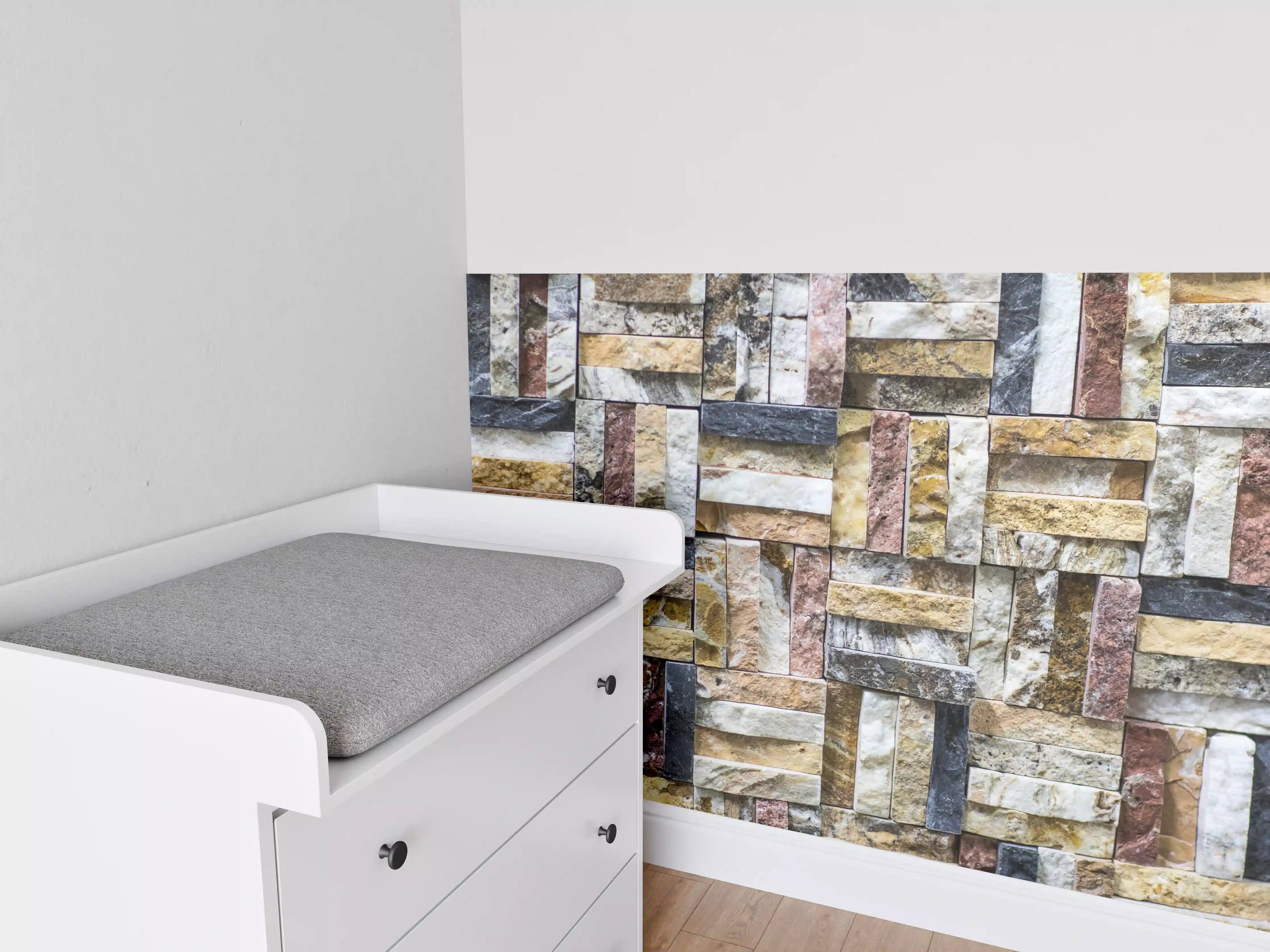 Babyzimmer Wandgestaltung - Buntes Naturstein Mosaik