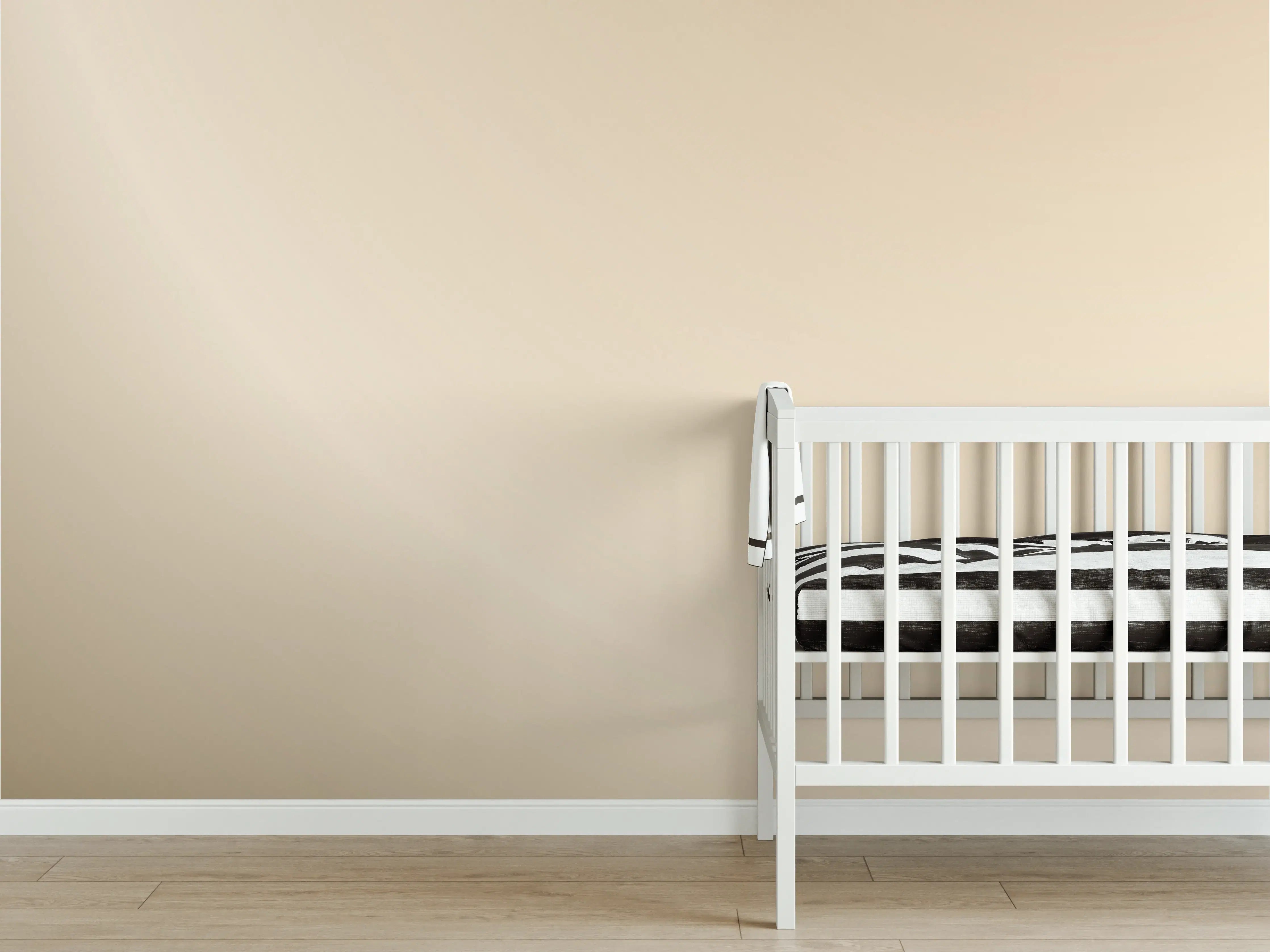 Babyzimmer Wandgestaltung - Cremefarbener Gradient Hintergrund