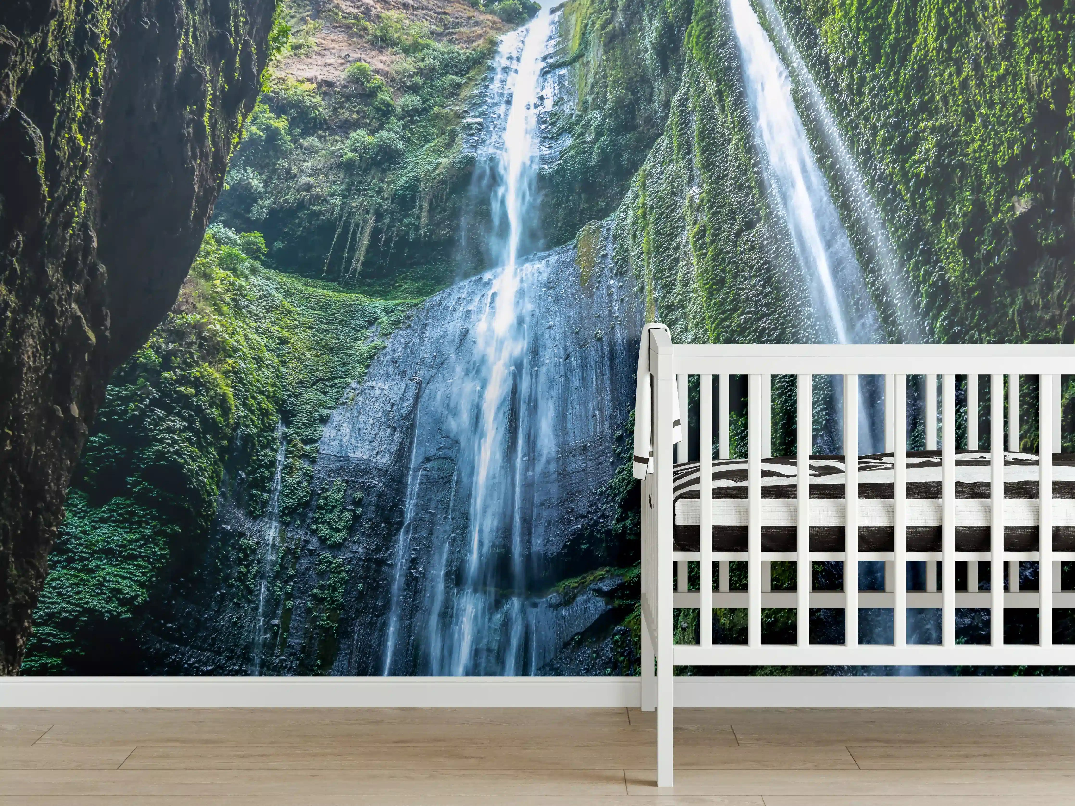 Babyzimmer Wandgestaltung - Der Madakaripura-Wasserfall in Indonesien
