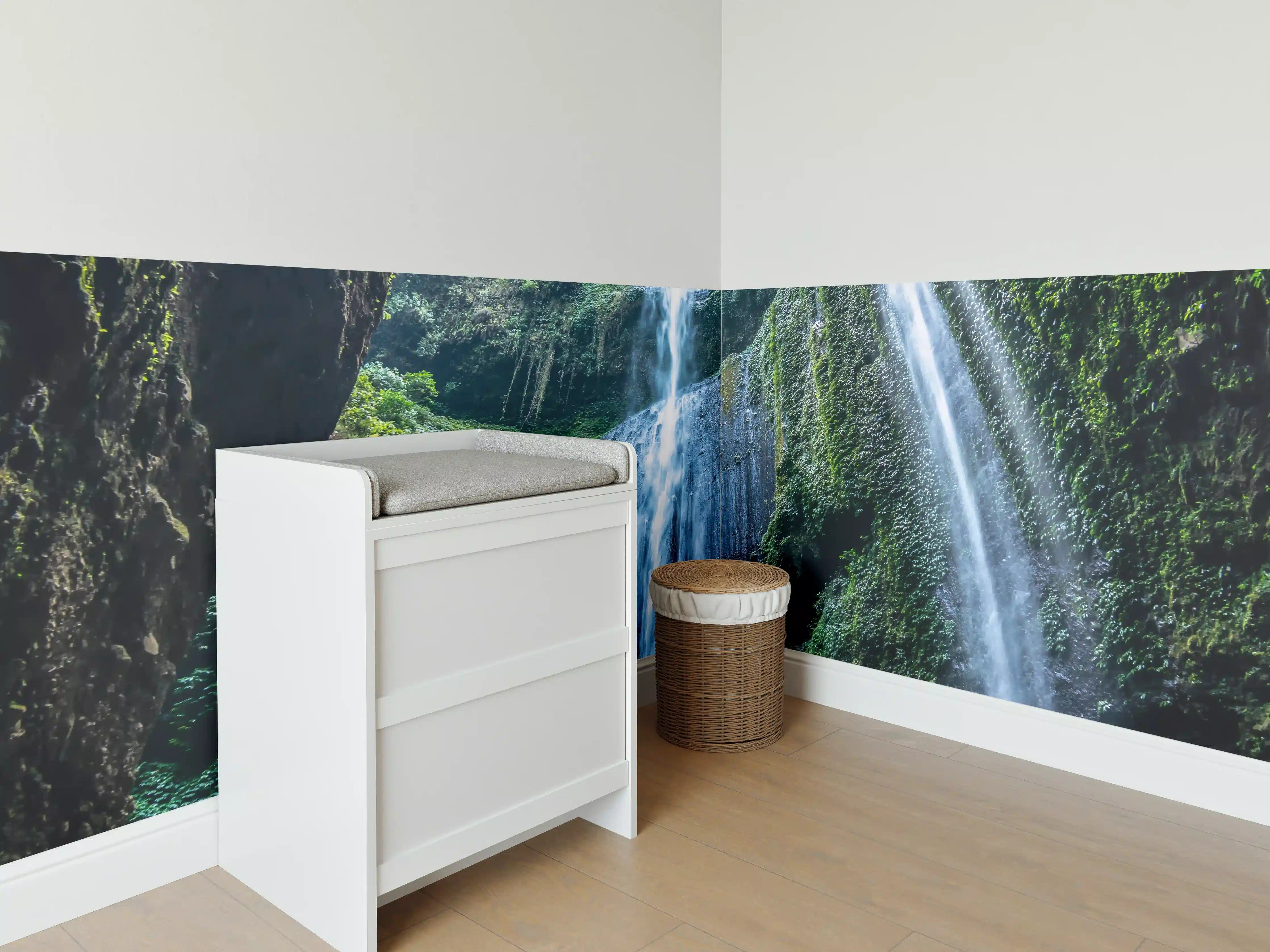 Babyzimmer Wandgestaltung - Der Madakaripura-Wasserfall in Indonesien