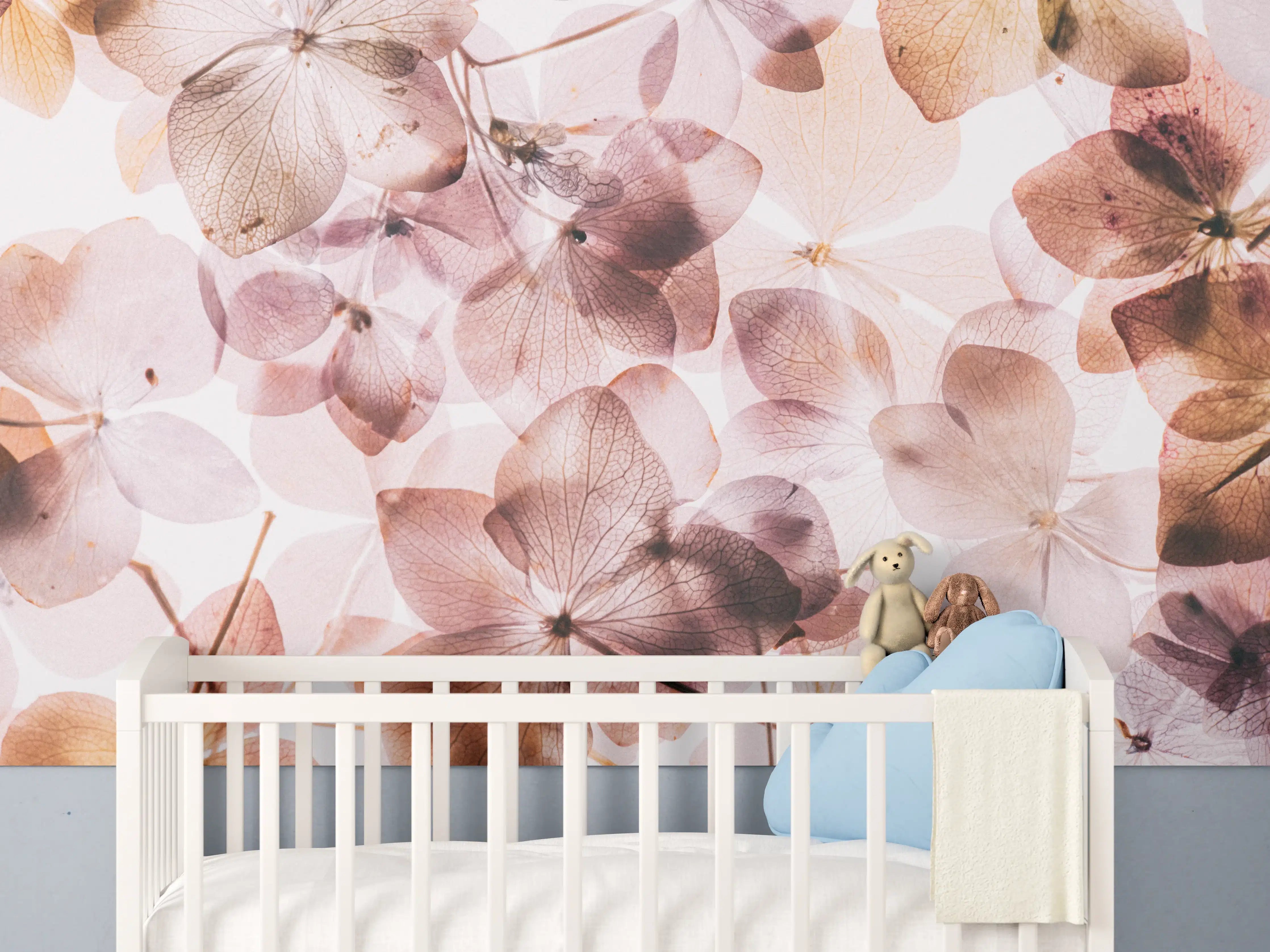 Babyzimmer Wandgestaltung - Dünne rosafarbige Hortensienblüten