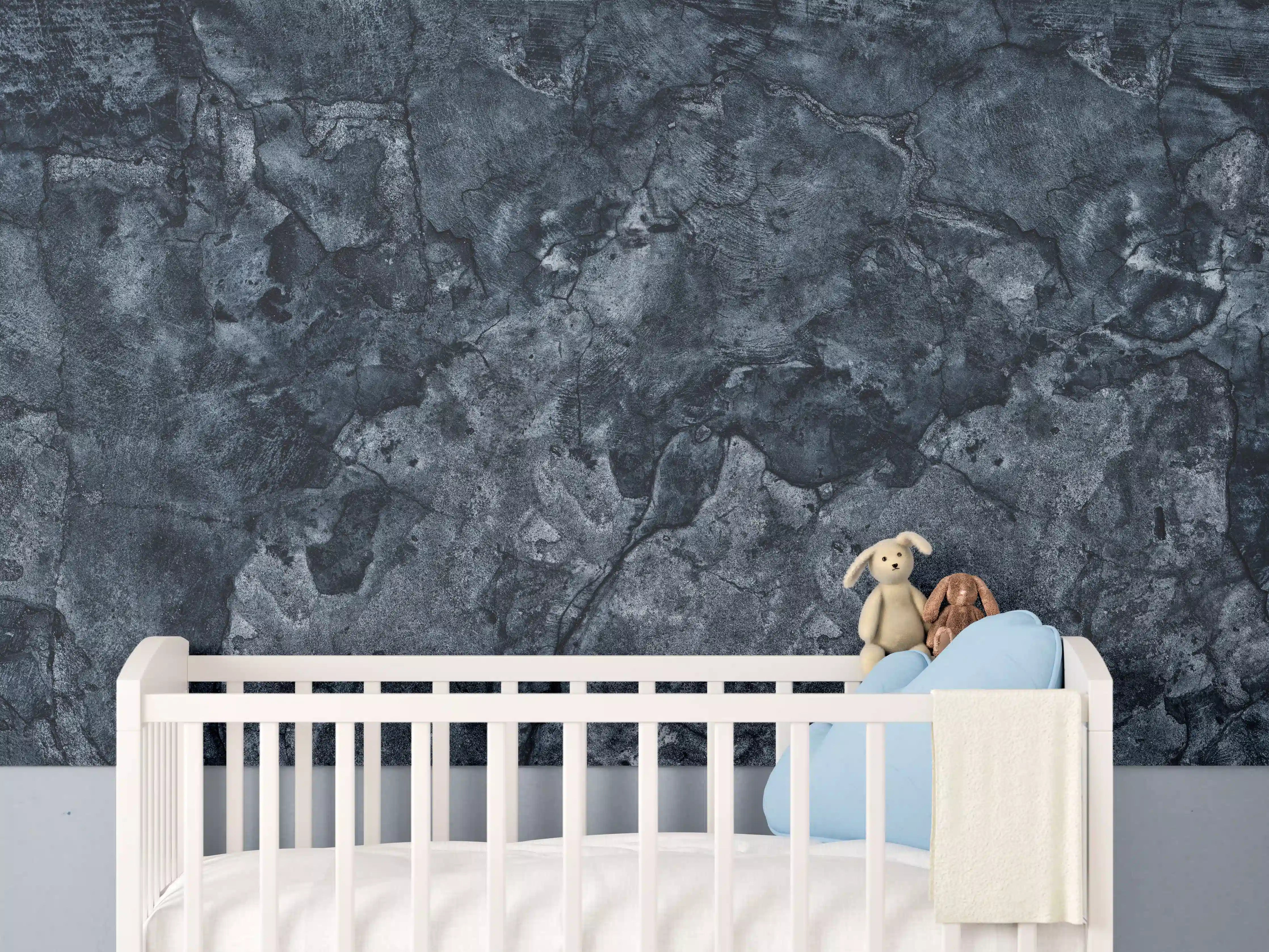 Babyzimmer Wandgestaltung - Dunkelblaue beschädigte Betonwand