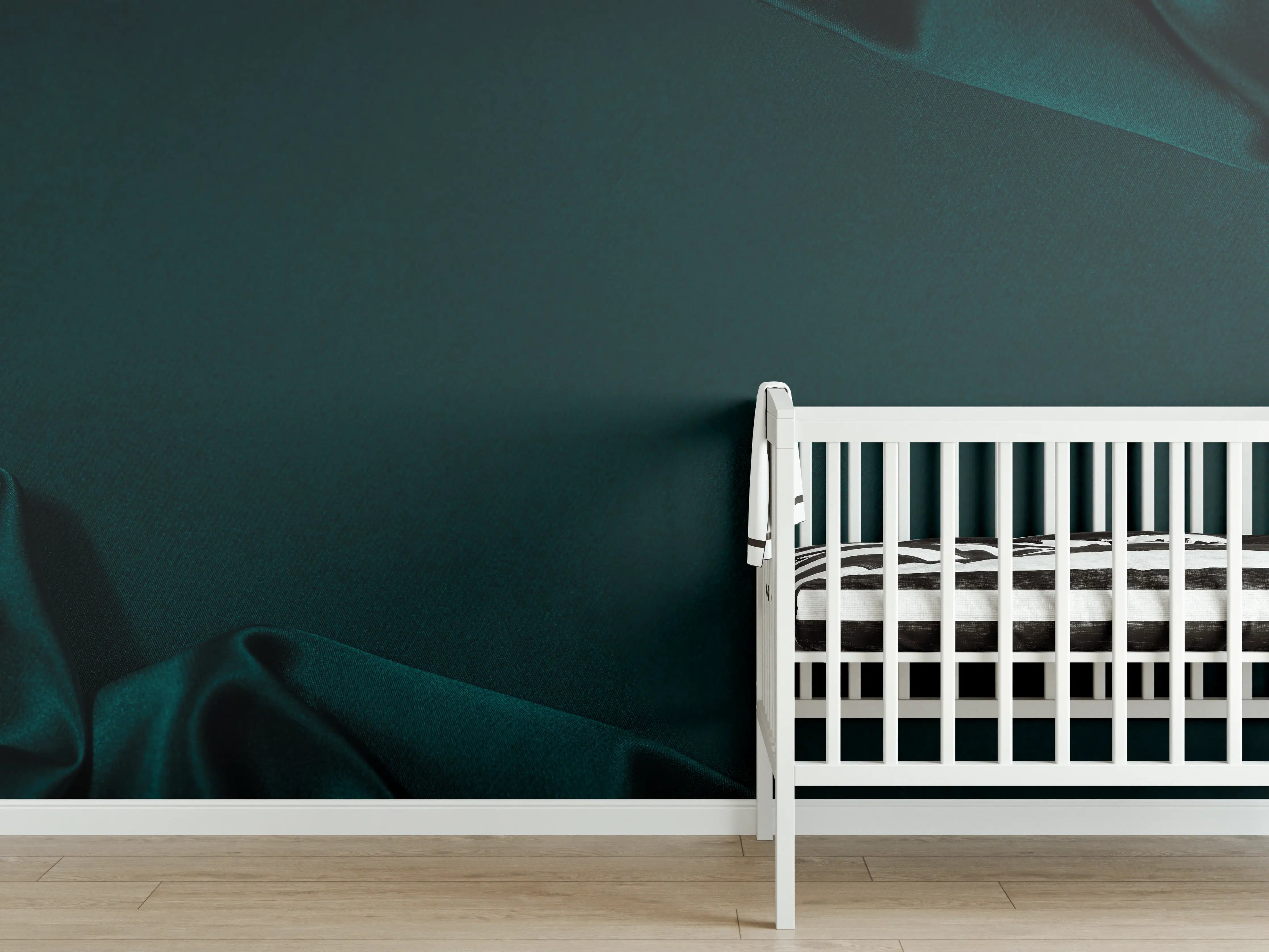 Babyzimmer Wandgestaltung - Dunkelblauer Seidensatin Luxus