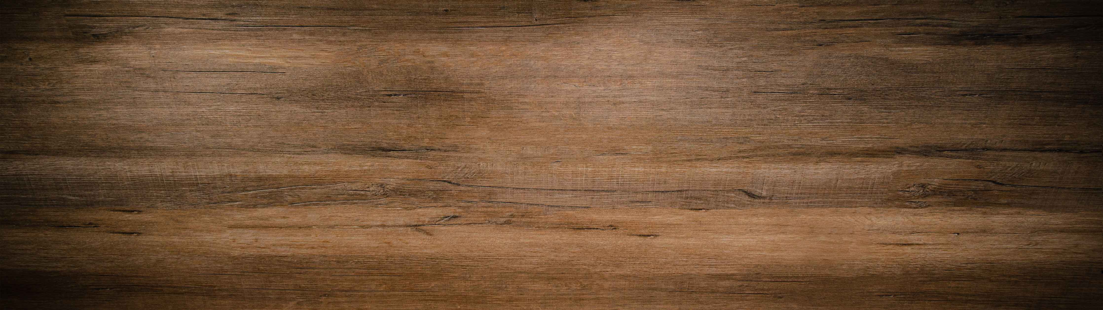 Babyzimmer Wandgestaltung-Dunkelbraune Holzplatte