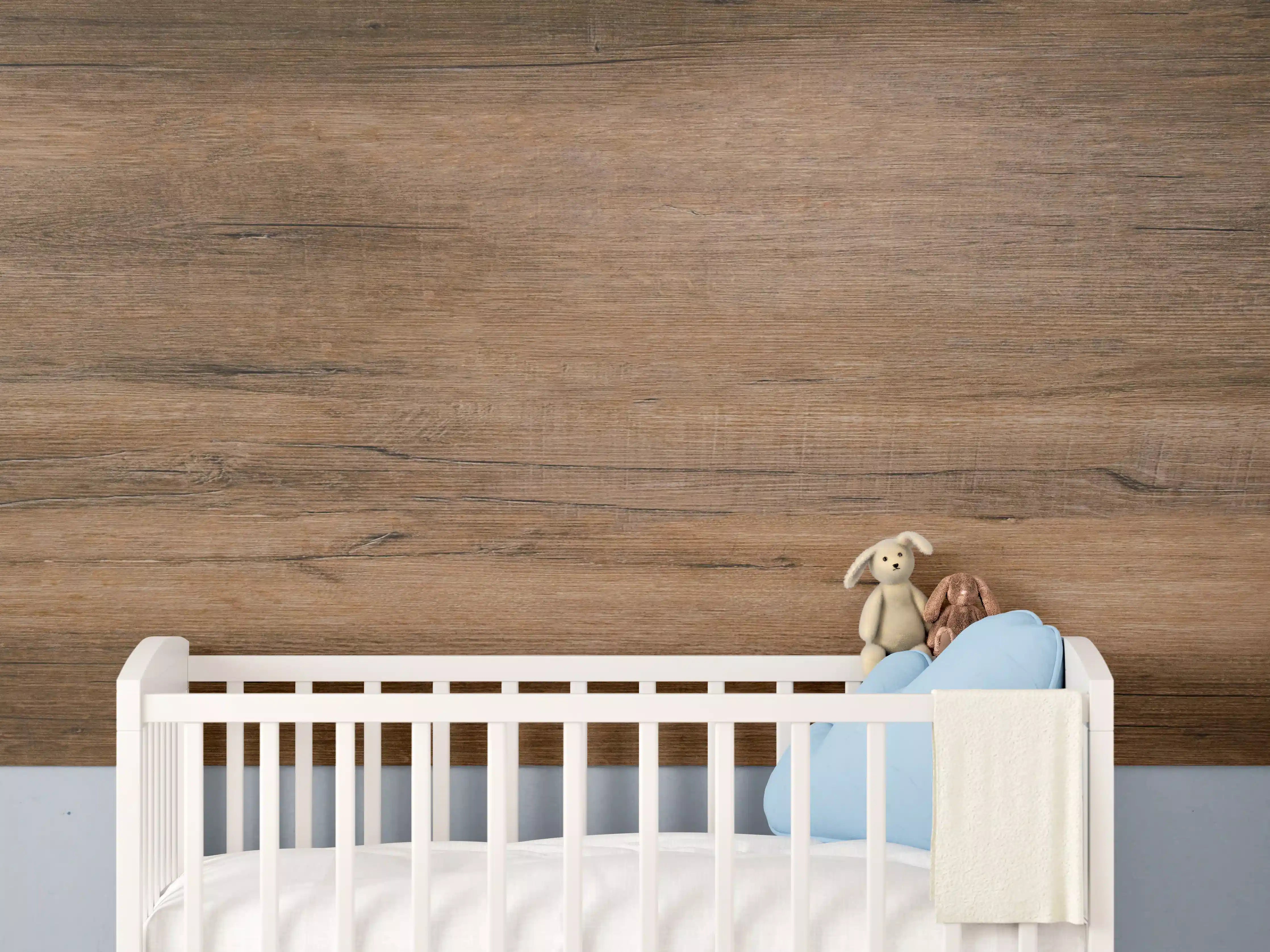 Babyzimmer Wandgestaltung - Dunkelbraune Holzplatte