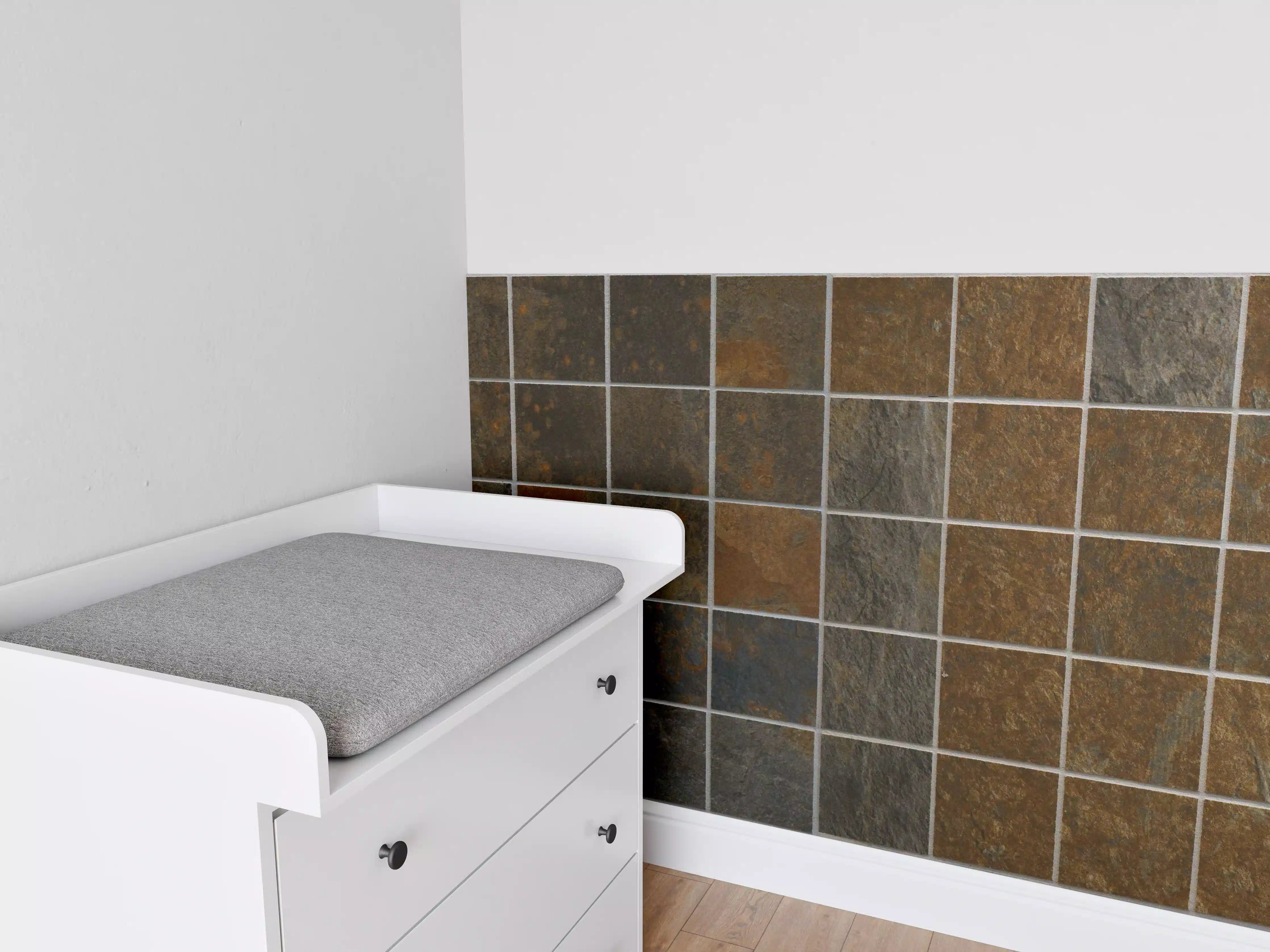 Babyzimmer Wandgestaltung - Dunkelbraune Vintage Fliesen
