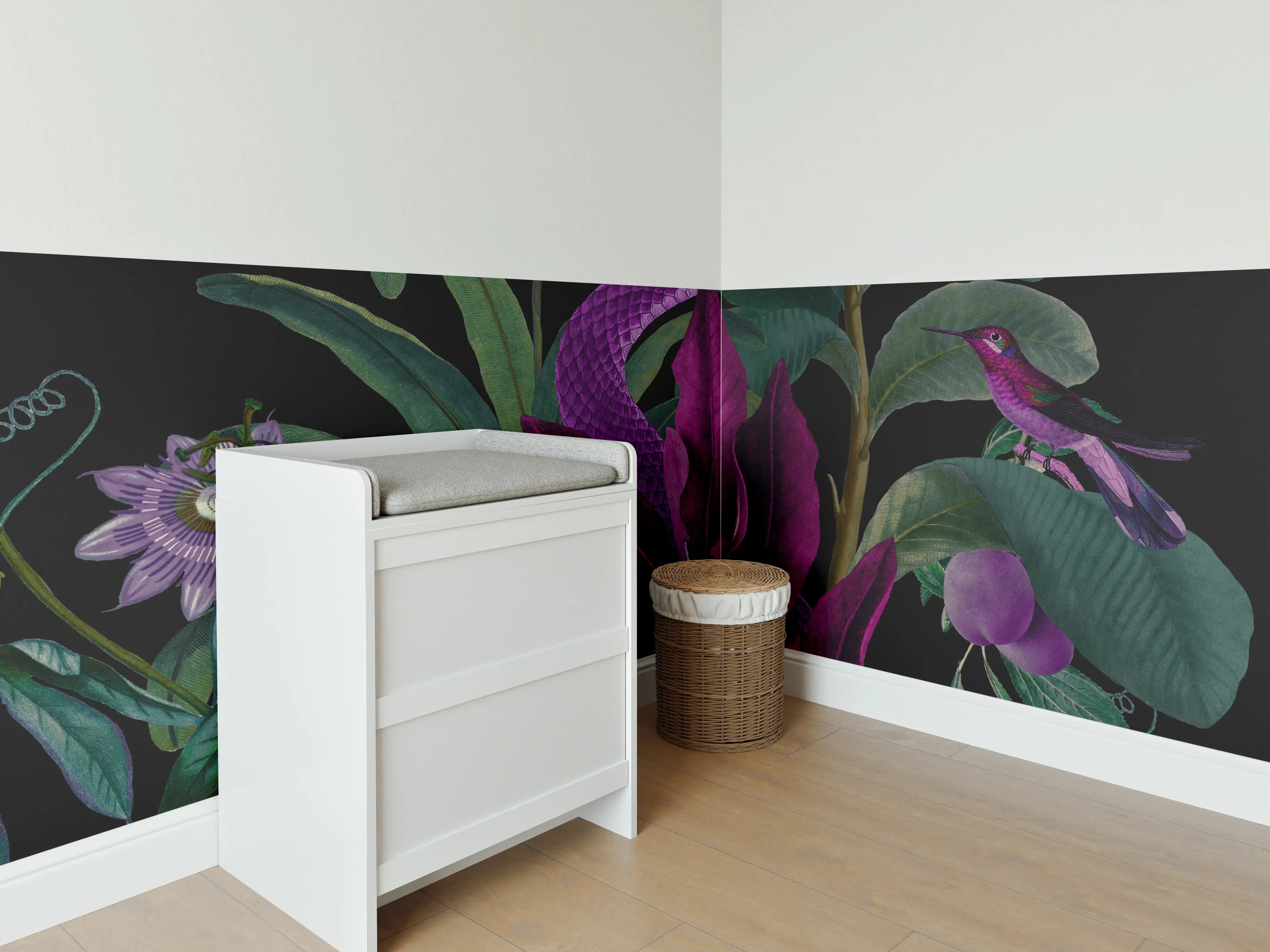 Babyzimmer Wandgestaltung - Dunkler Dschungel-Schlangen-Print