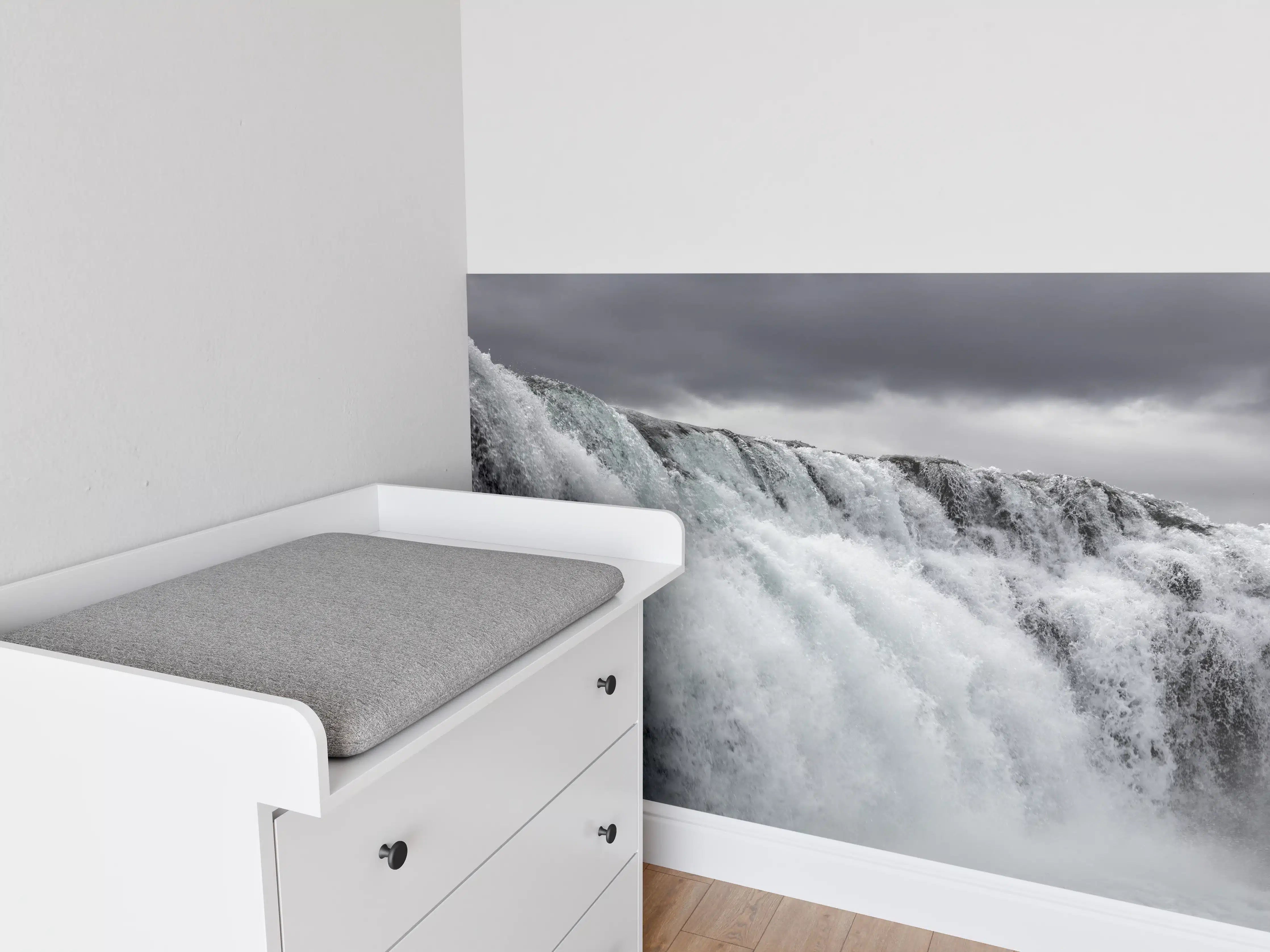 Babyzimmer Wandgestaltung - Dunkler Wasserfall
