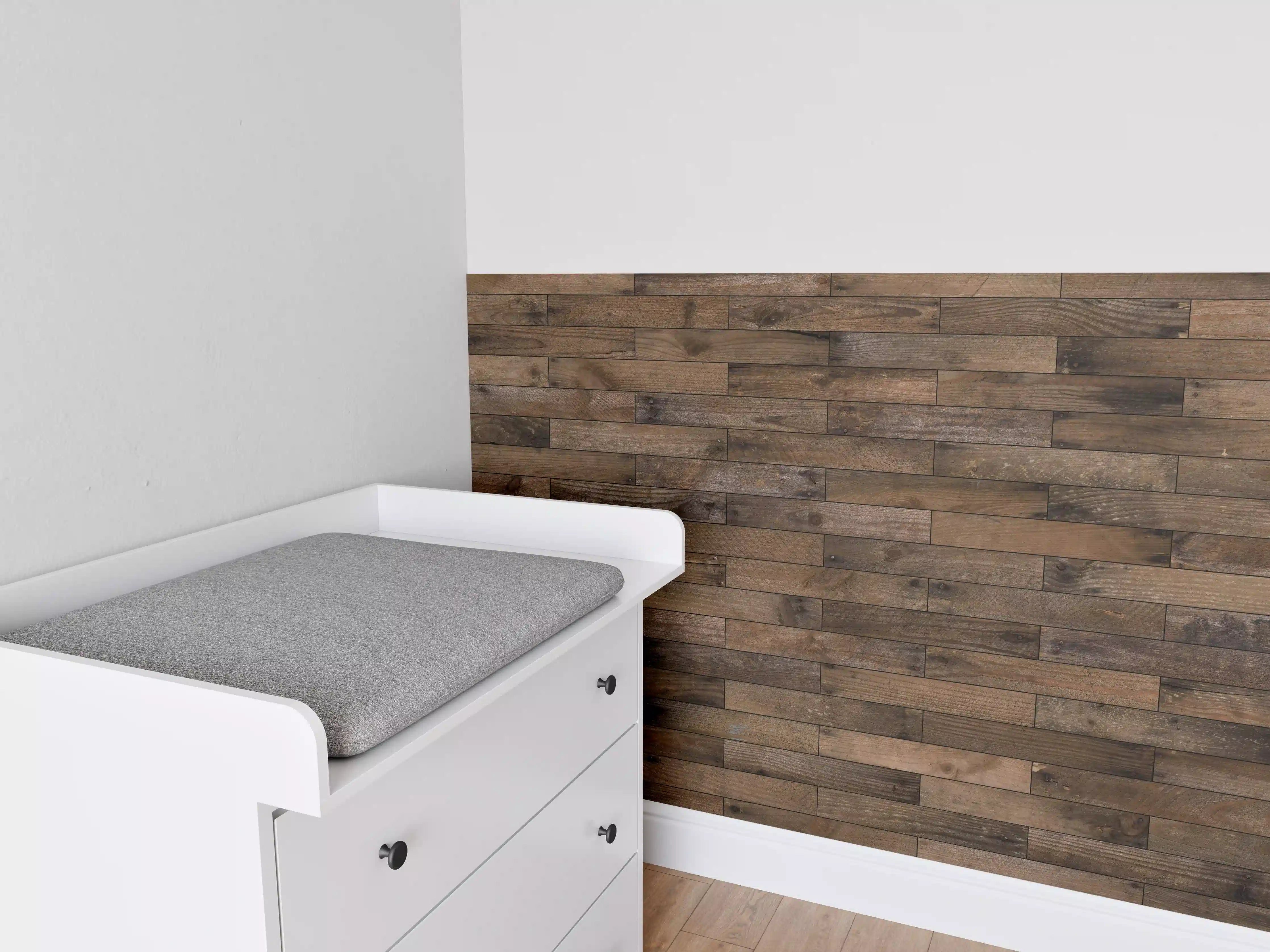 Babyzimmer Wandgestaltung - Dunkles Holzmuster