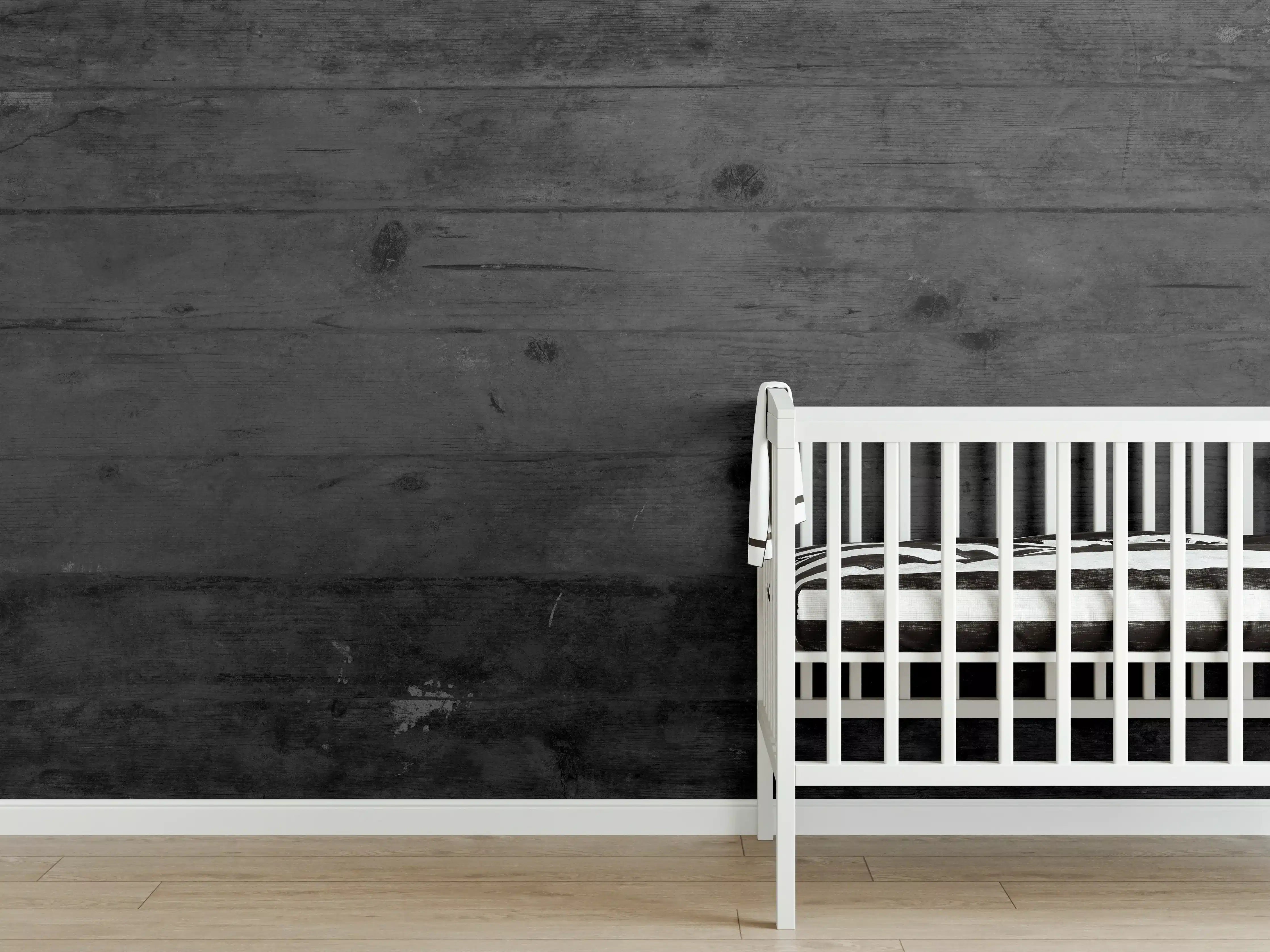 Babyzimmer Wandgestaltung - Dunkles altes Hartholz