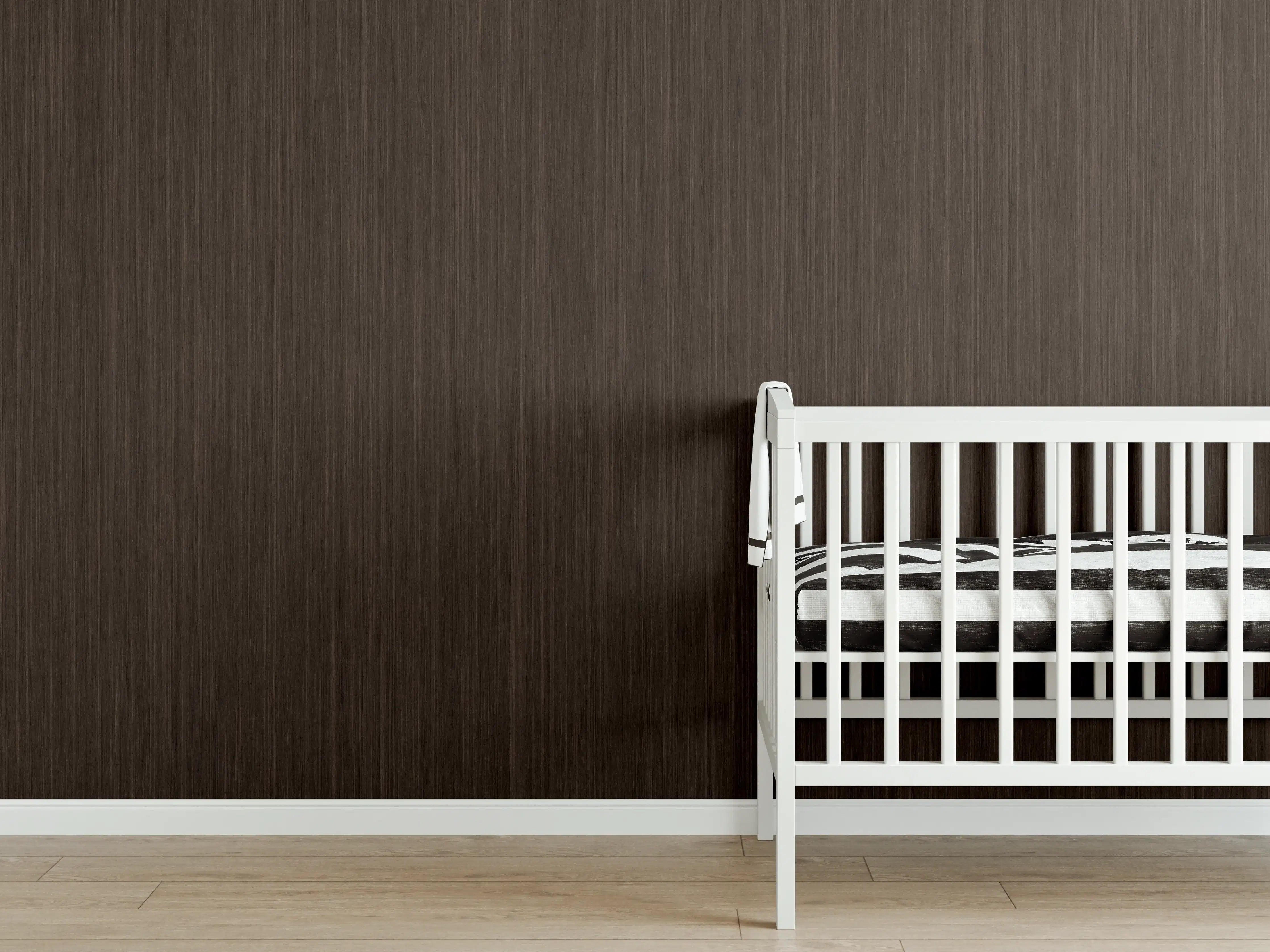 Babyzimmer Wandgestaltung - Dunkles strukturiertes Holz