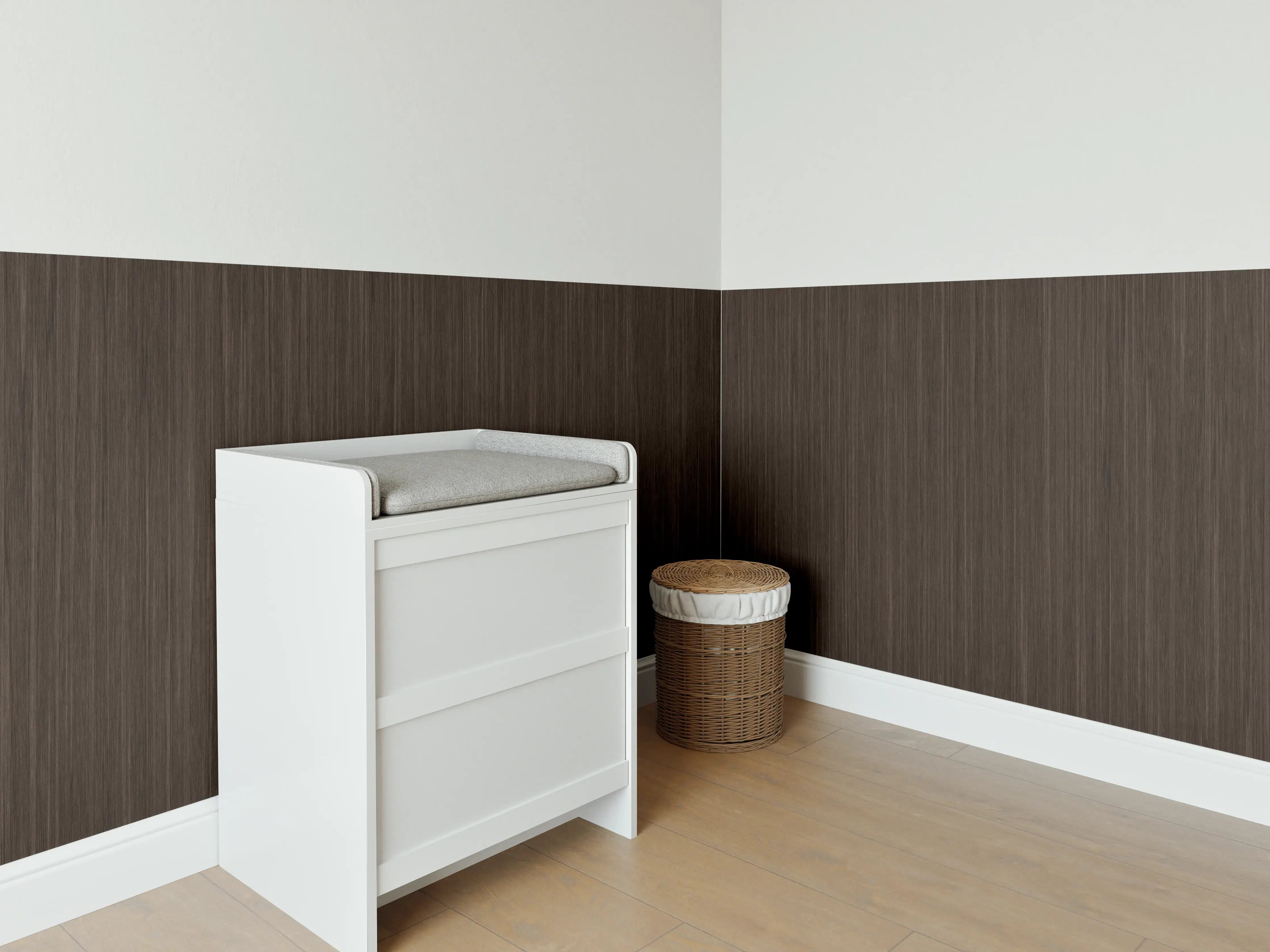 Babyzimmer Wandgestaltung - Dunkles strukturiertes Holz