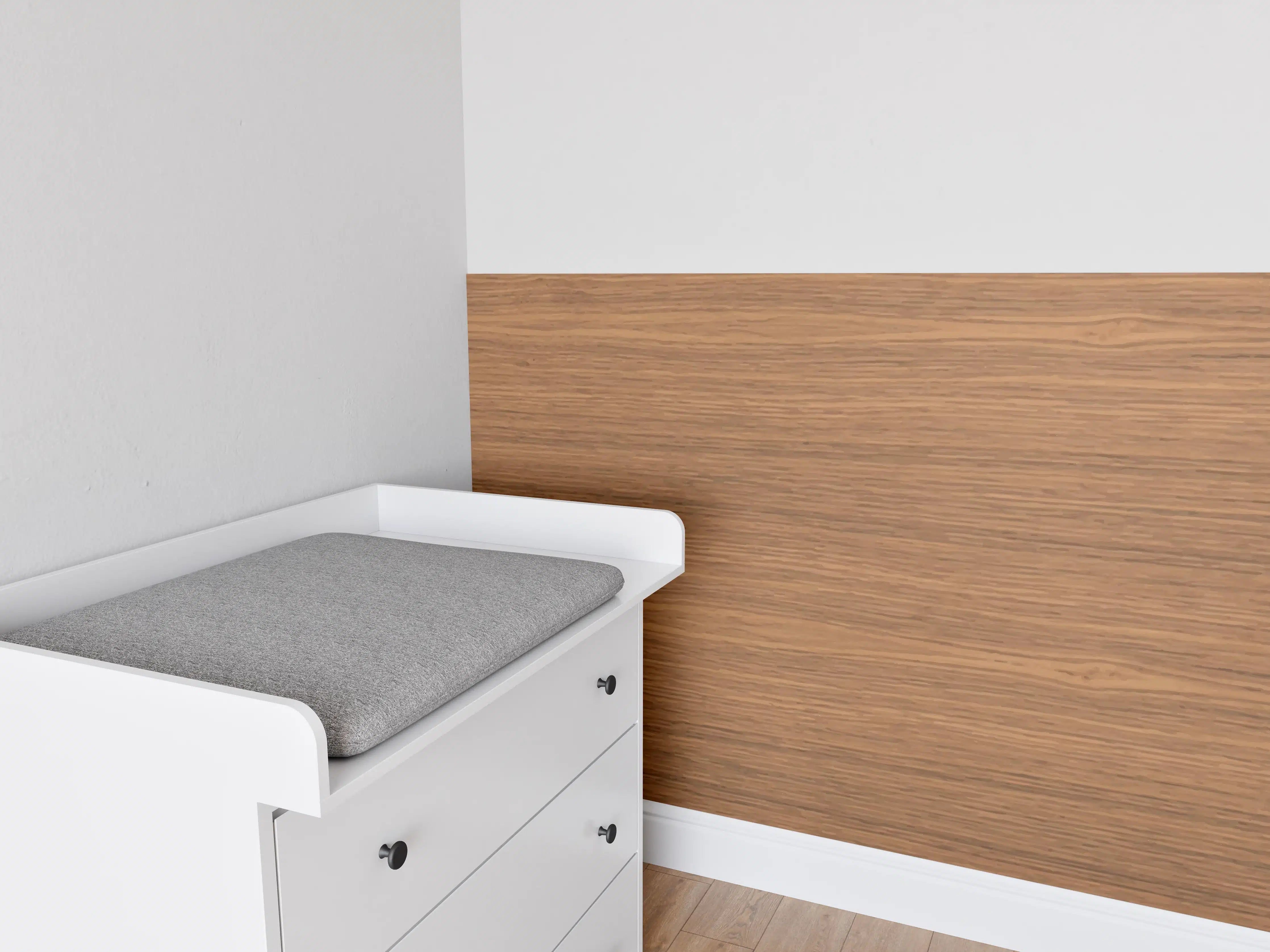 Babyzimmer Wandgestaltung - Edle Braun-Holztextur