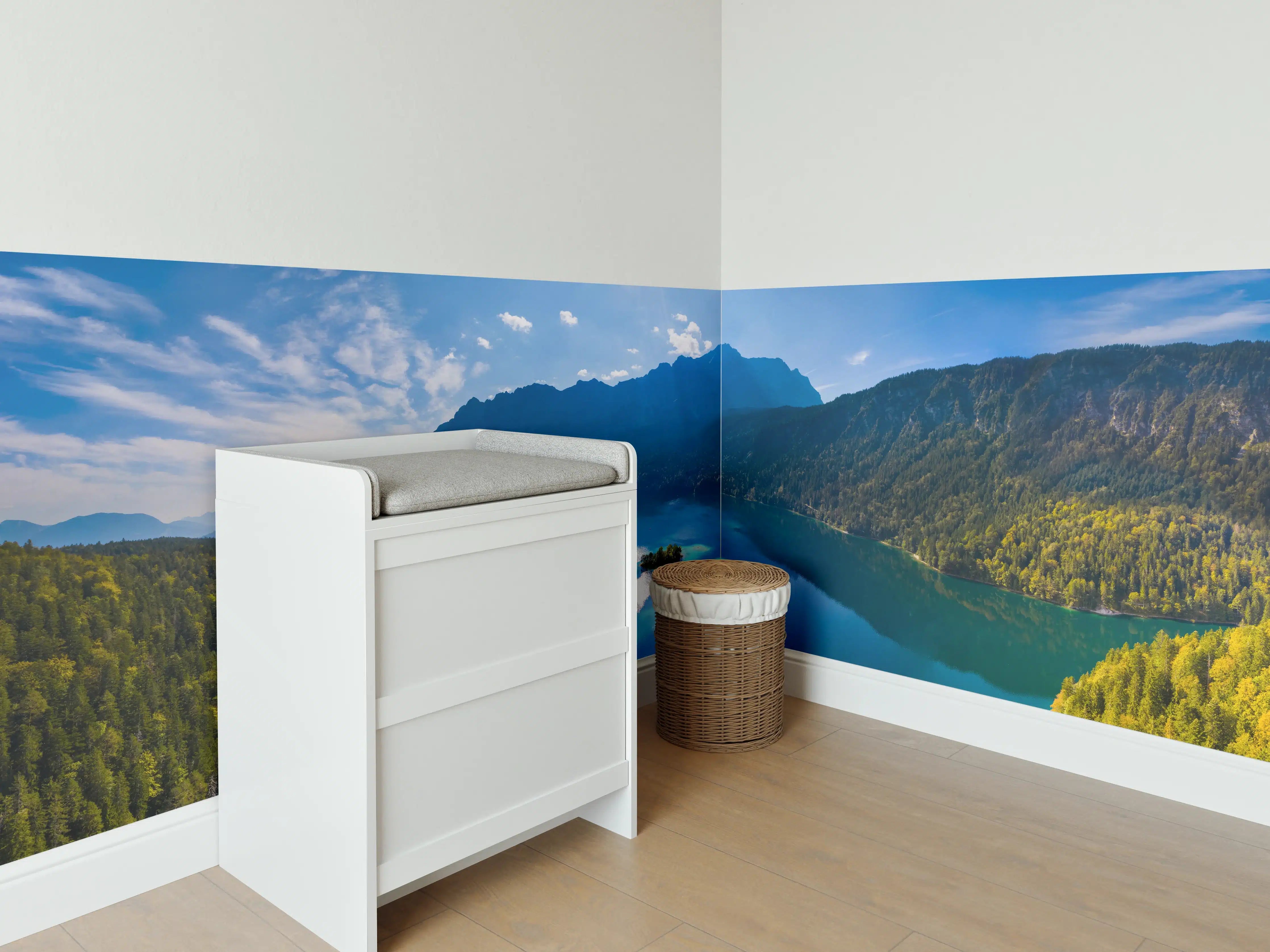 Babyzimmer Wandgestaltung - Eibsees mit der Zugspitze im Hintergrund