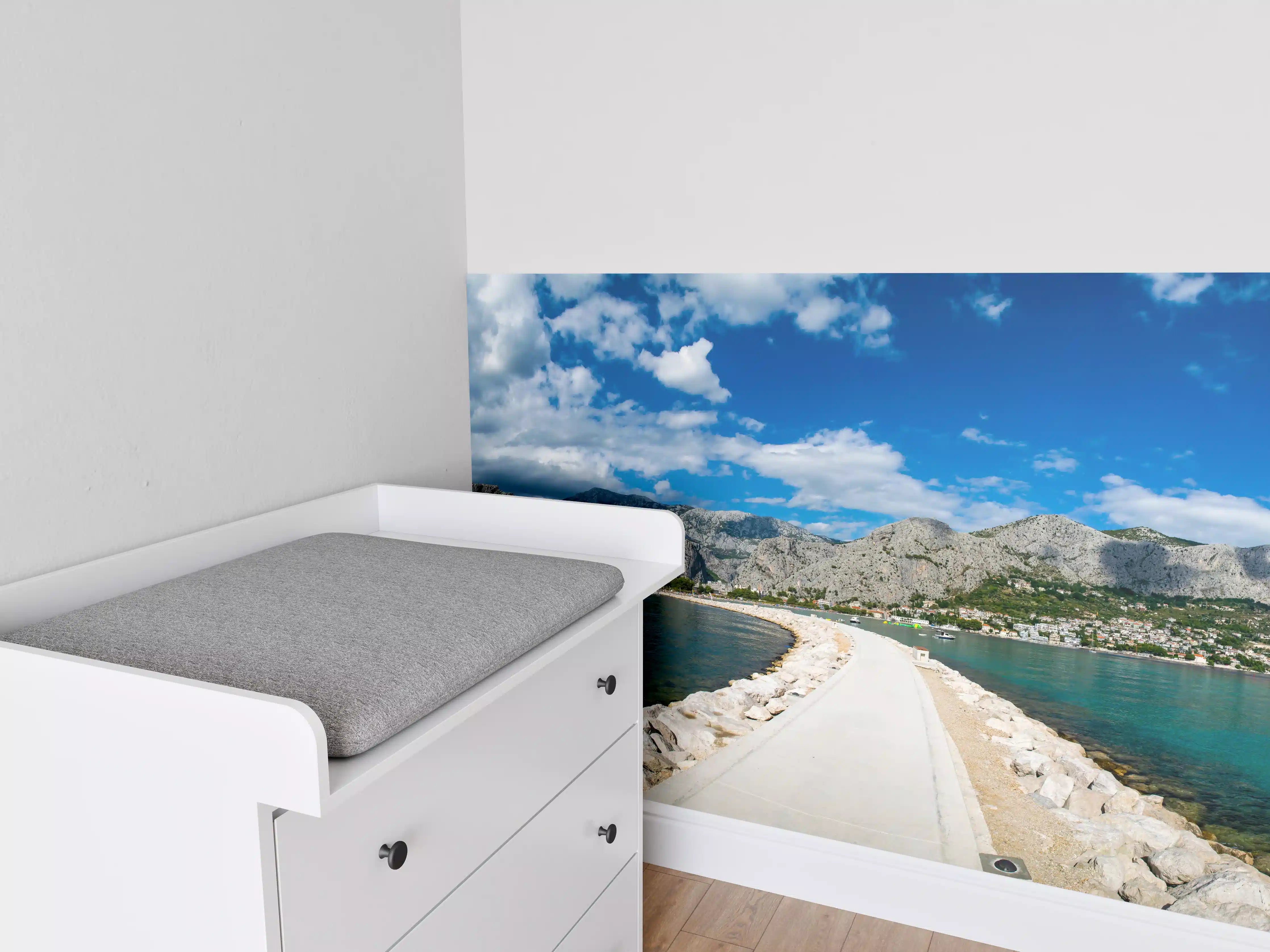 Babyzimmer Wandgestaltung - Ein Panoramabild von Omis - Kroatien