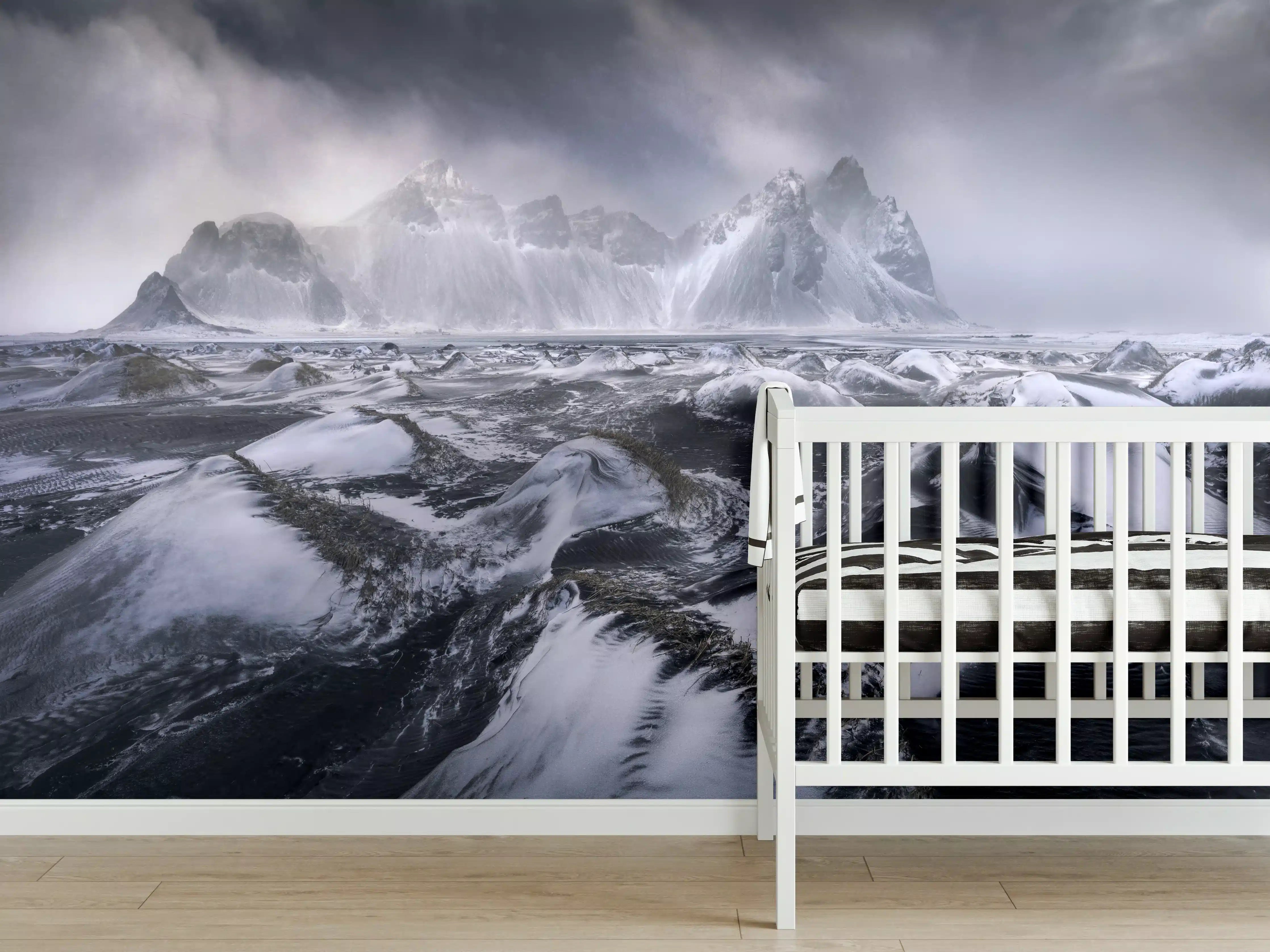 Babyzimmer Wandgestaltung - Eisige Schneelandschaft Berge