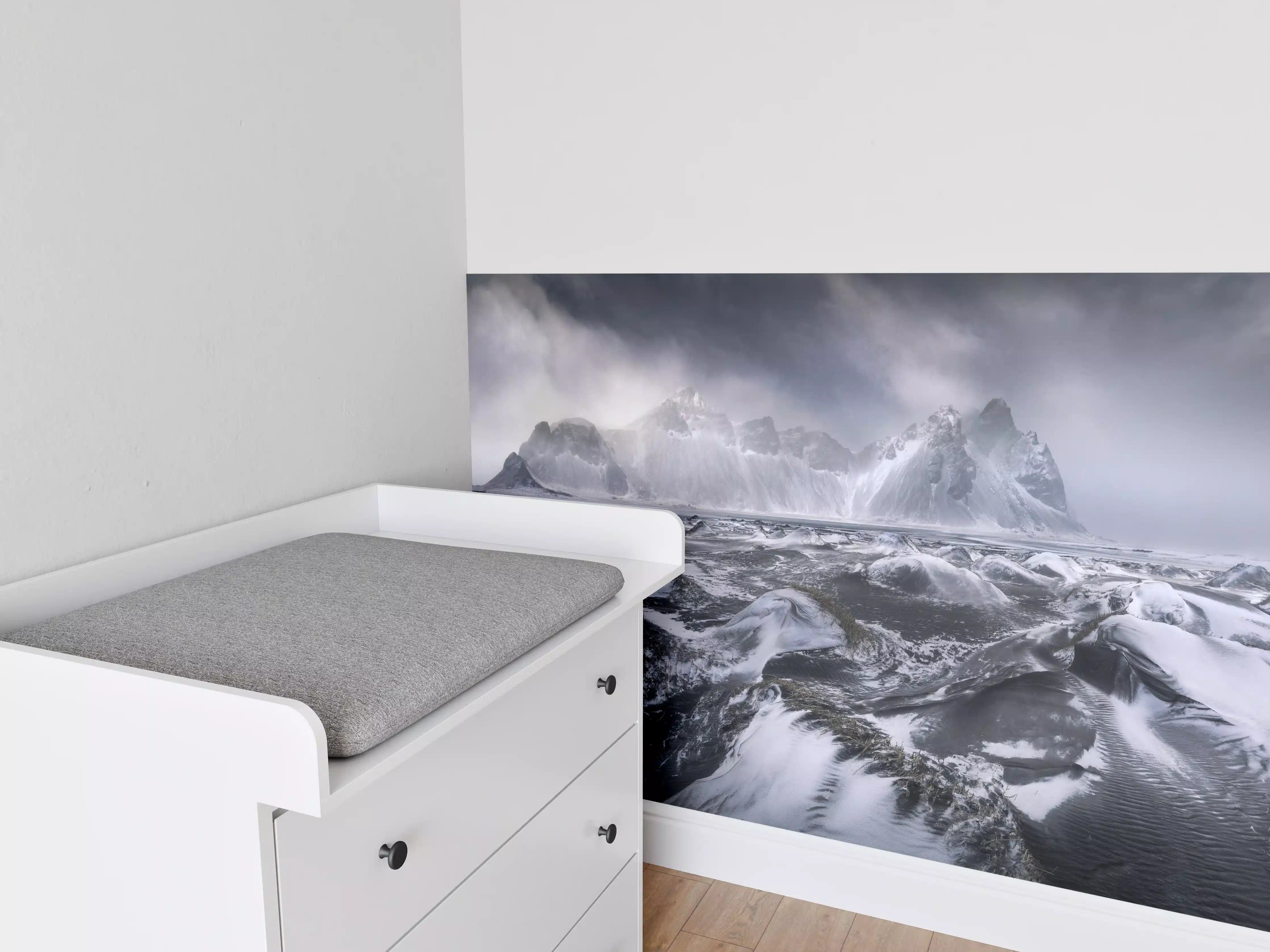 Babyzimmer Wandgestaltung - Eisige Schneelandschaft Berge