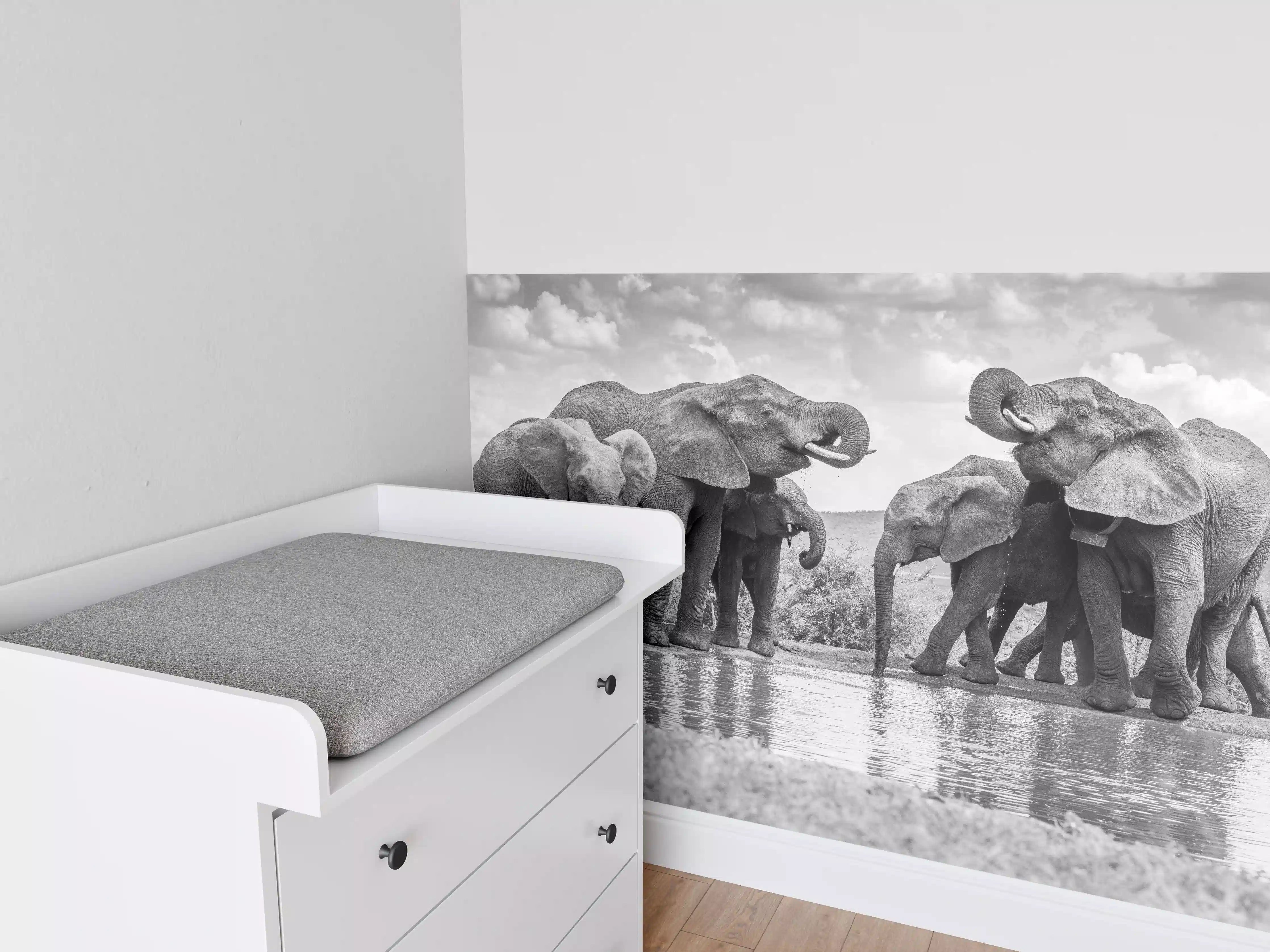 Babyzimmer Wandgestaltung - Elefanten an der Wasserstelle