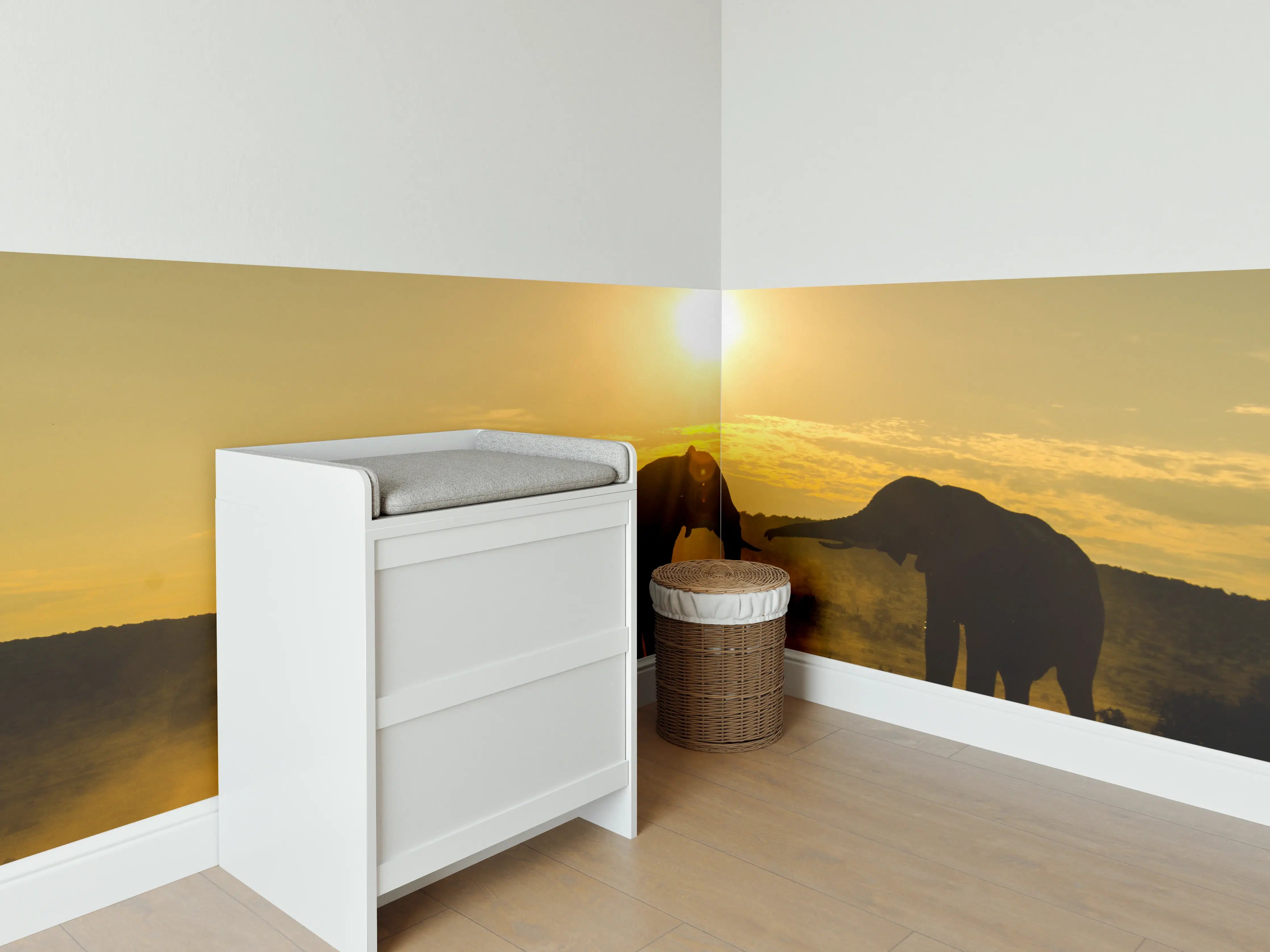 Babyzimmer Wandgestaltung - Elefanten bei Sonnenuntergang