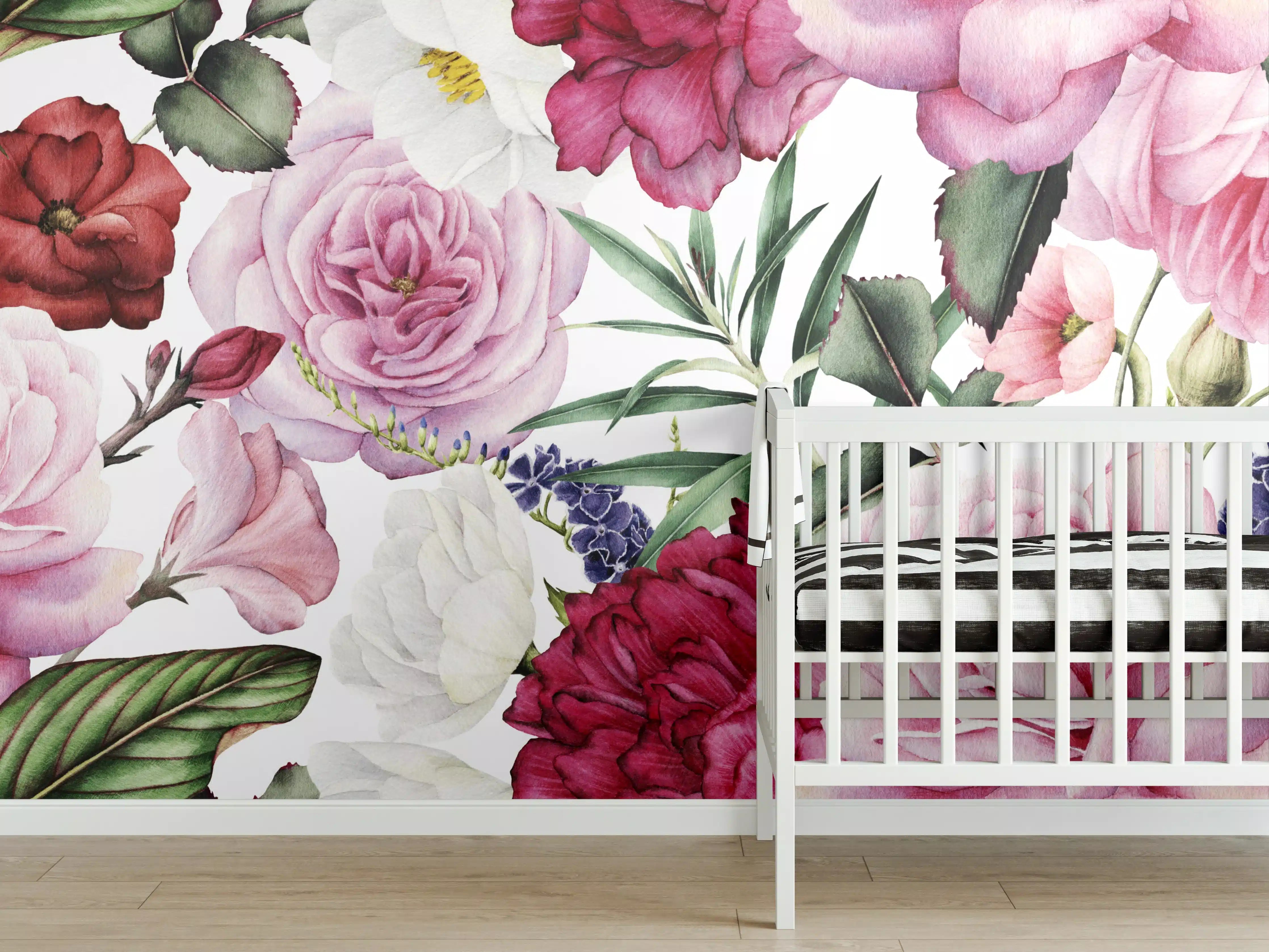 Babyzimmer Wandgestaltung - Elegante Blumenmuster in Rosa und Rot