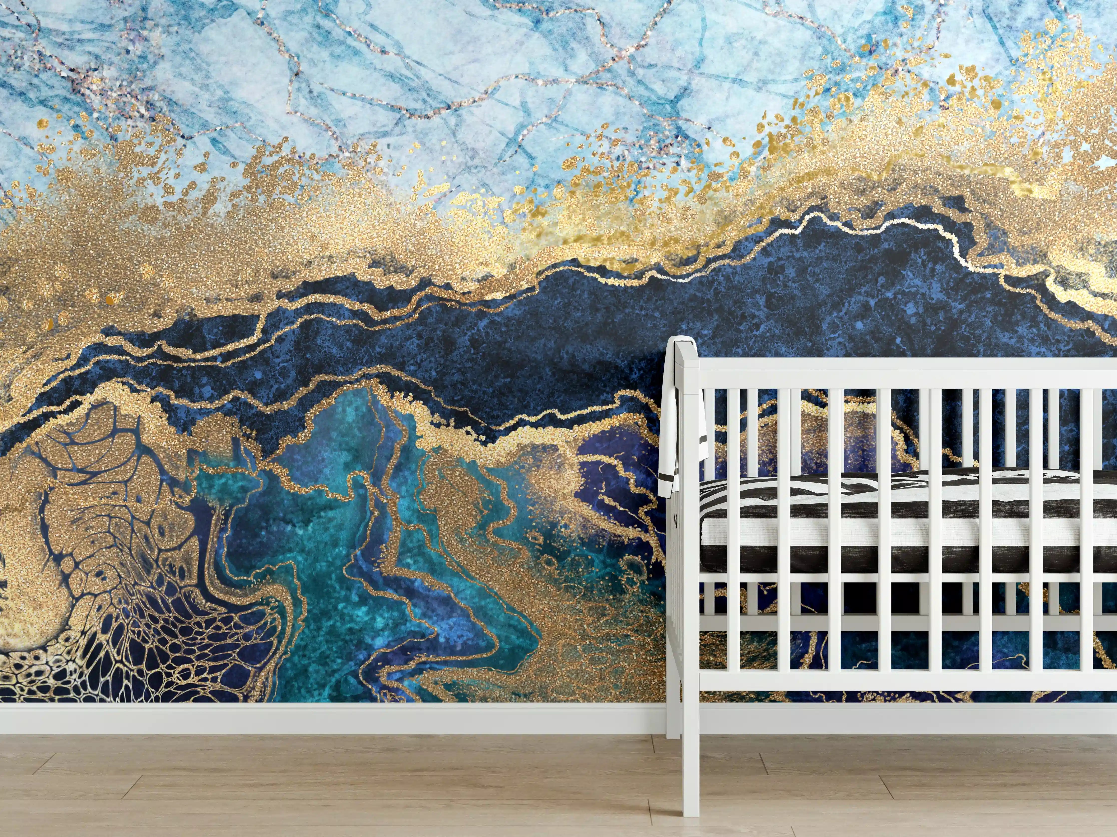 Babyzimmer Wandgestaltung - Elegante Marmormuster in Blau und Gold