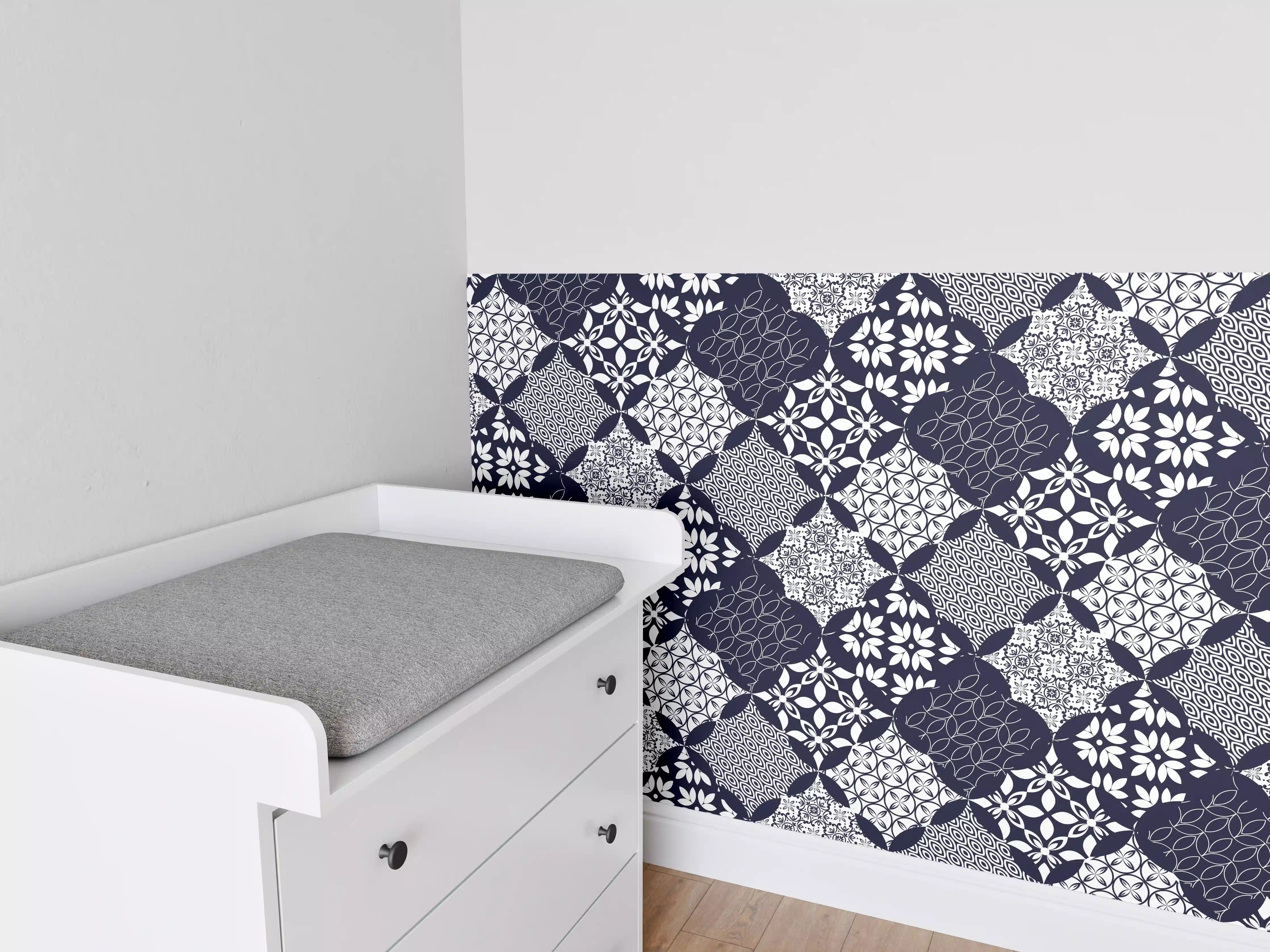 Babyzimmer Wandgestaltung - Elegantes Blau-Weiß-Grau Muster