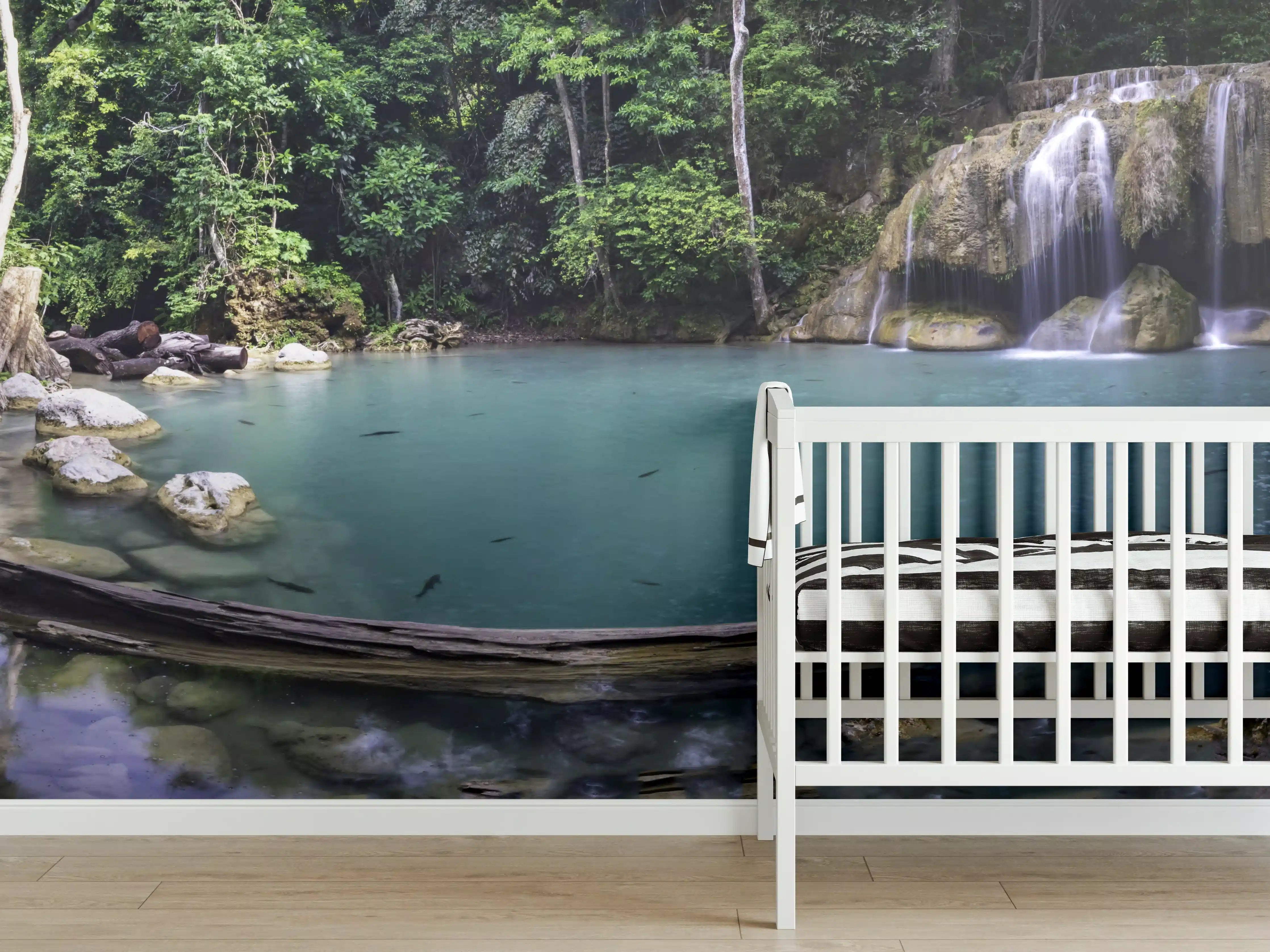 Babyzimmer Wandgestaltung - Erawan-Wasserfall im tropischen Dschungel Surrou