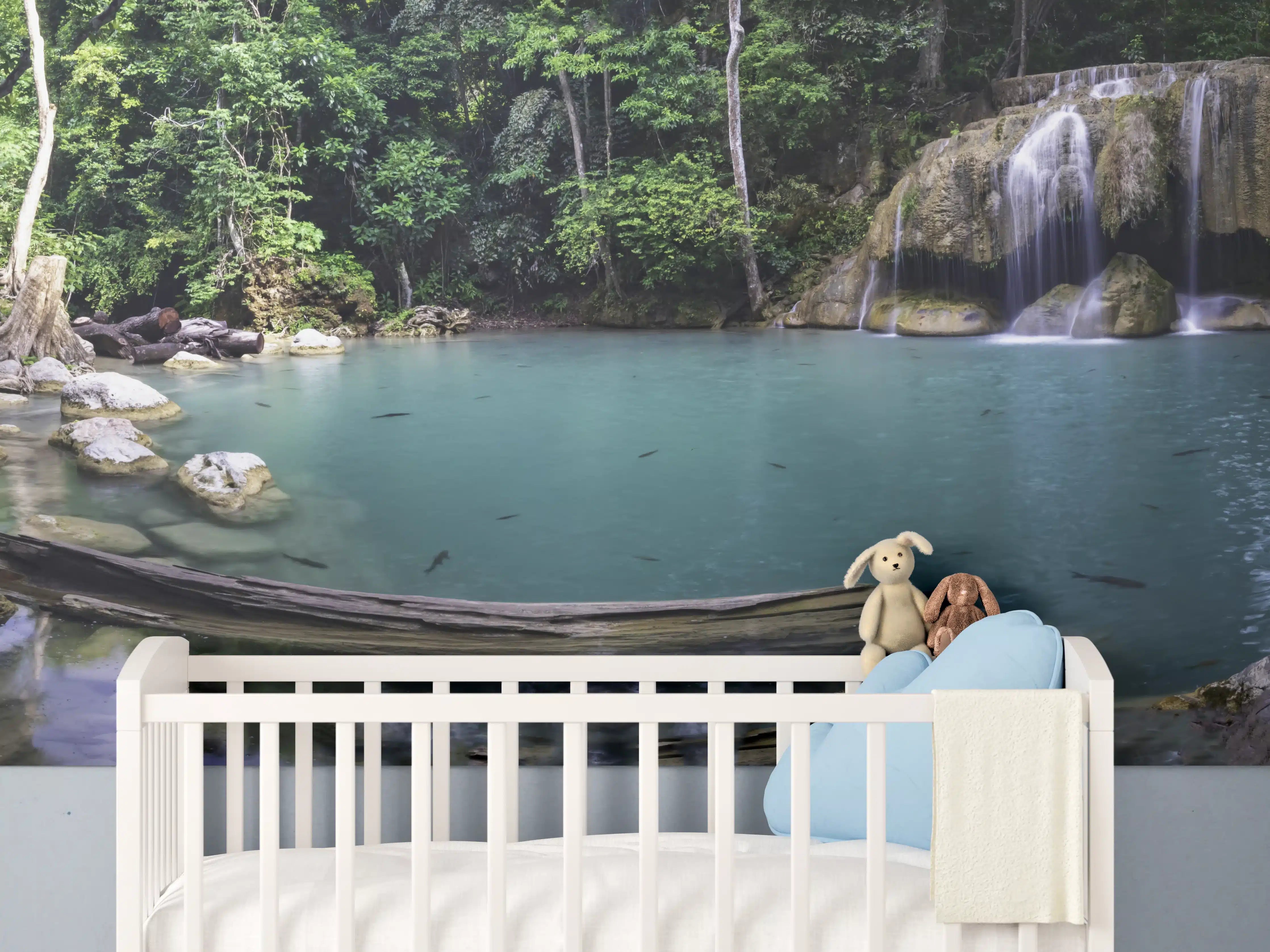 Babyzimmer Wandgestaltung - Erawan-Wasserfall im tropischen Dschungel Surrou