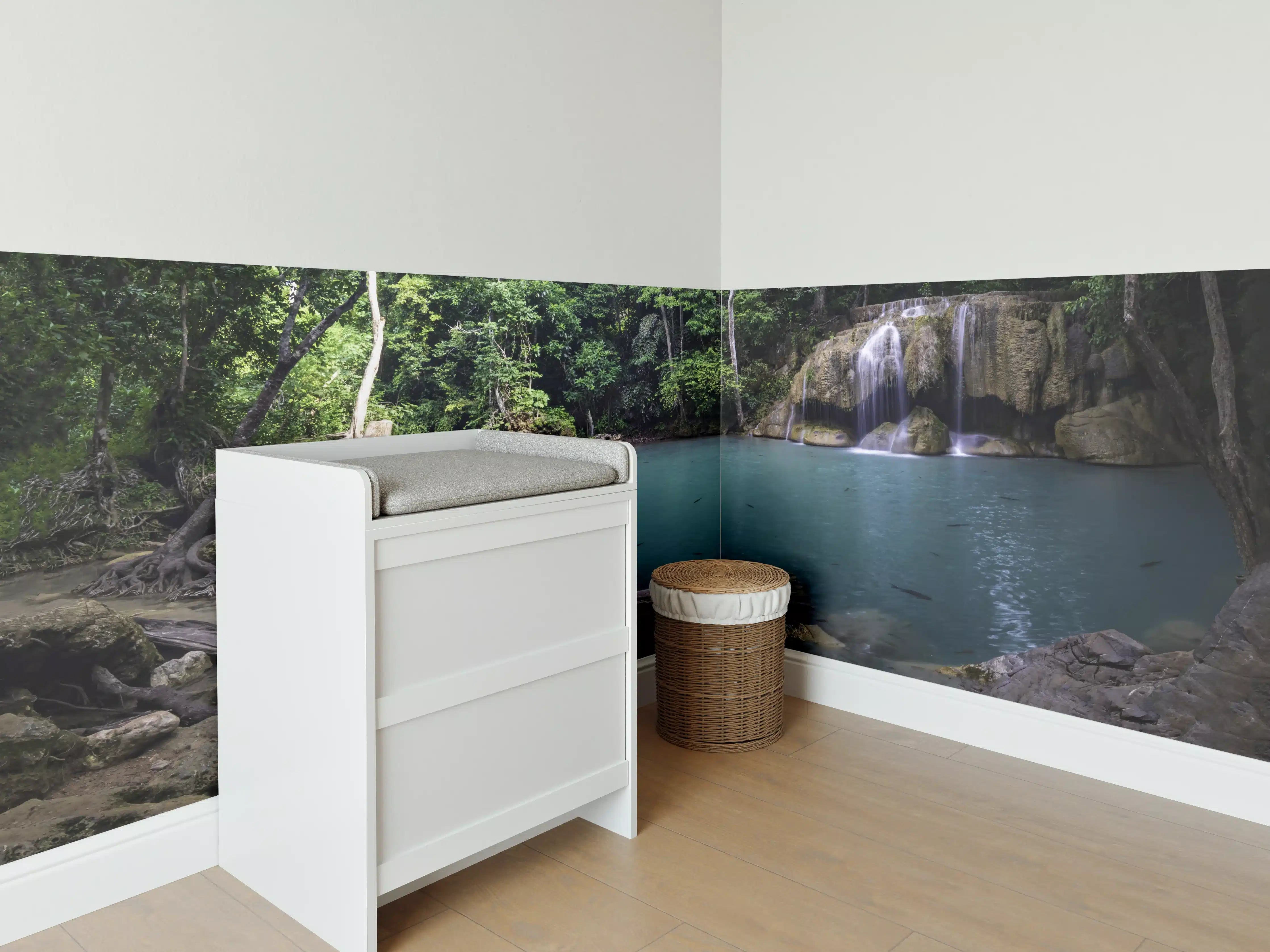Babyzimmer Wandgestaltung - Erawan-Wasserfall im tropischen Dschungel Surrou