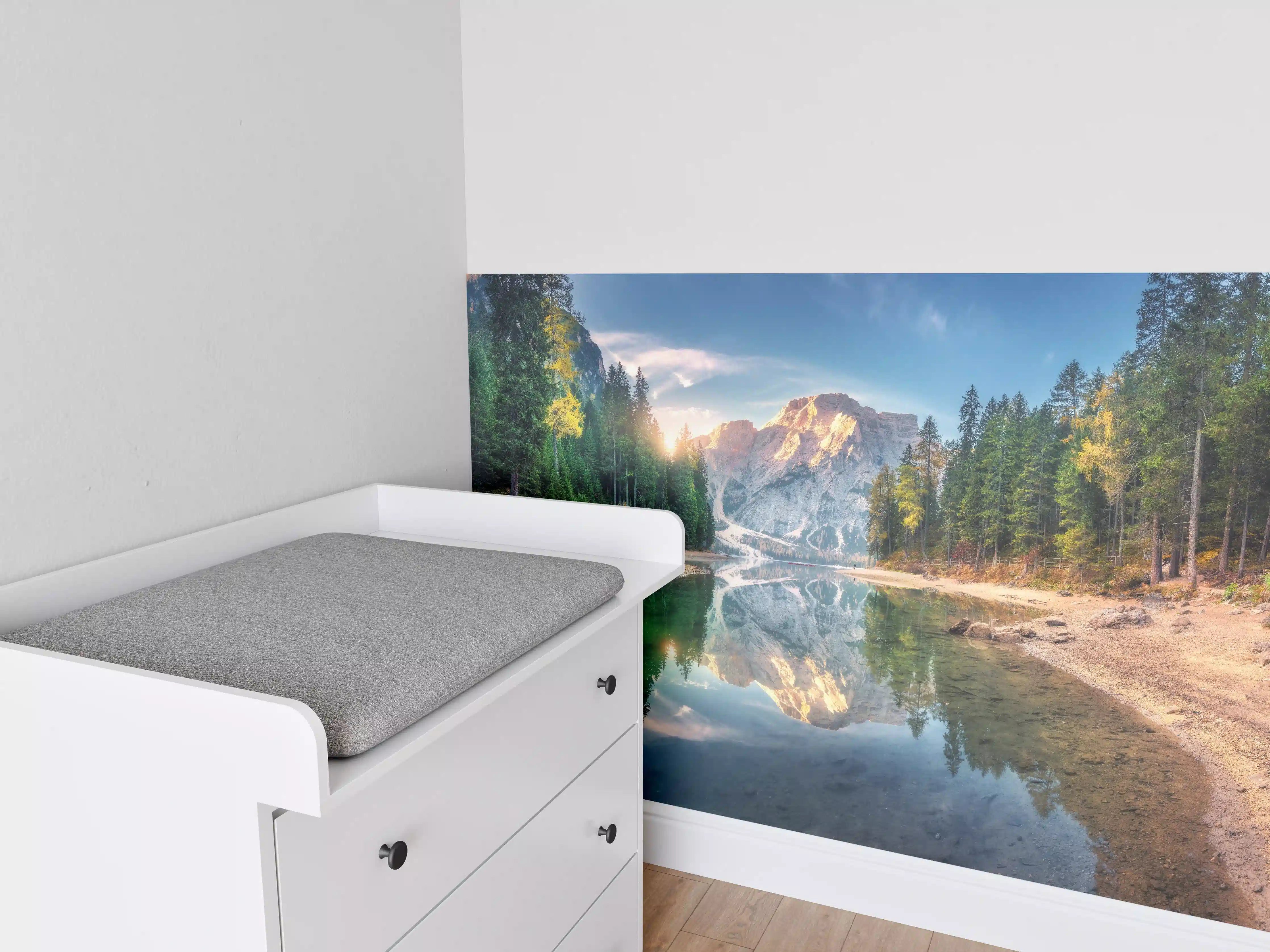 Babyzimmer Wandgestaltung - Erstaunlicher Pragser Wildsee bei Sonnenaufgang