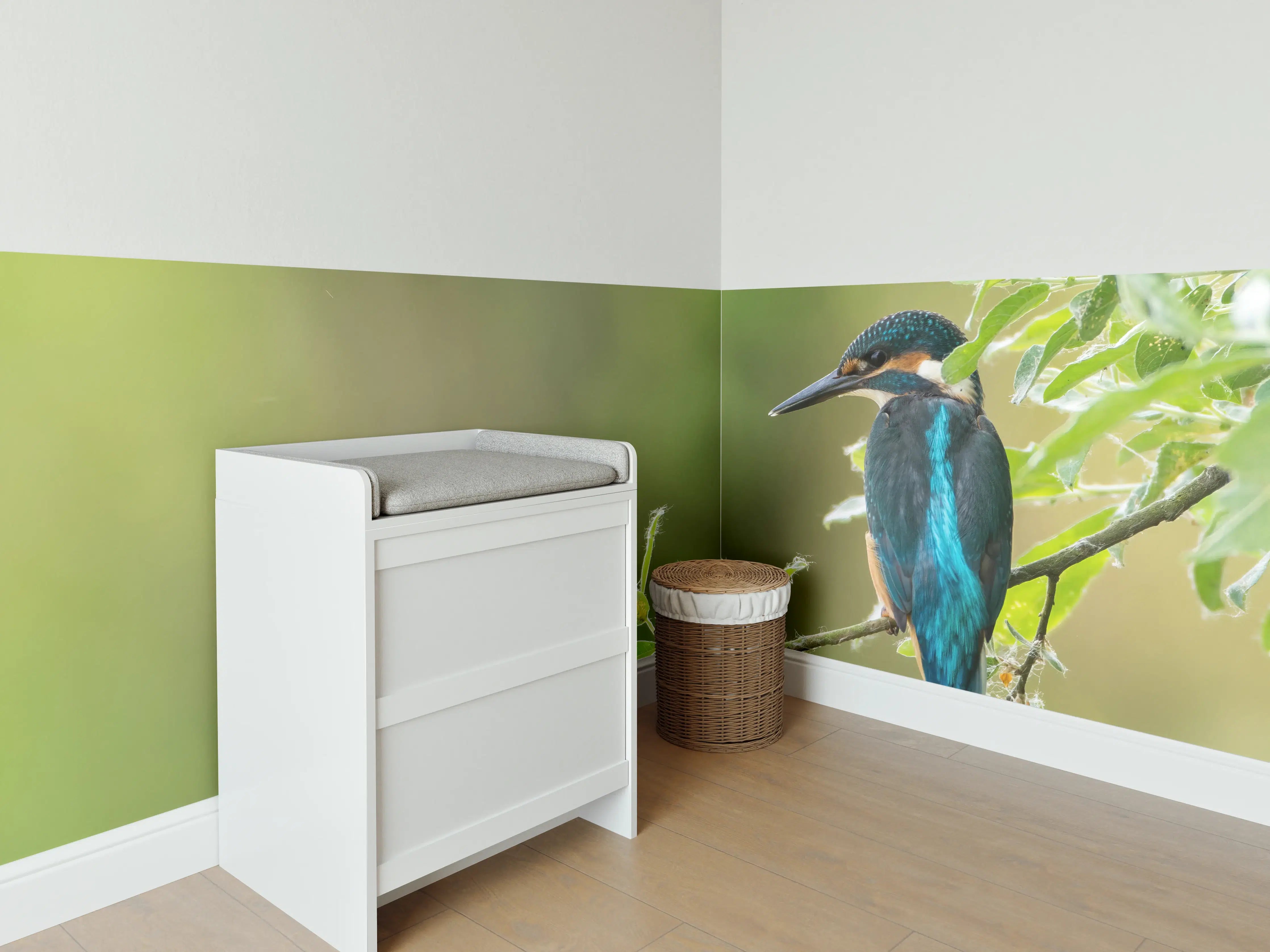 Babyzimmer Wandgestaltung - Exotischer friedlicher Eisvogel