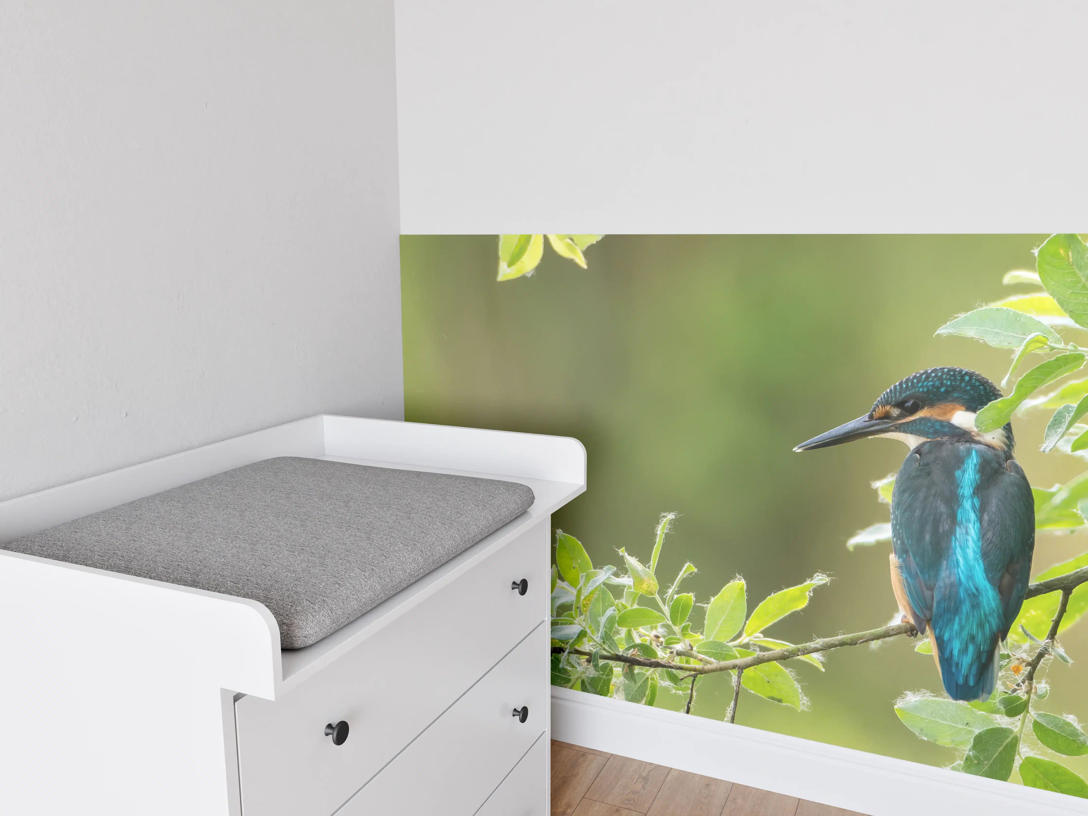 Babyzimmer Wandgestaltung - Exotischer friedlicher Eisvogel