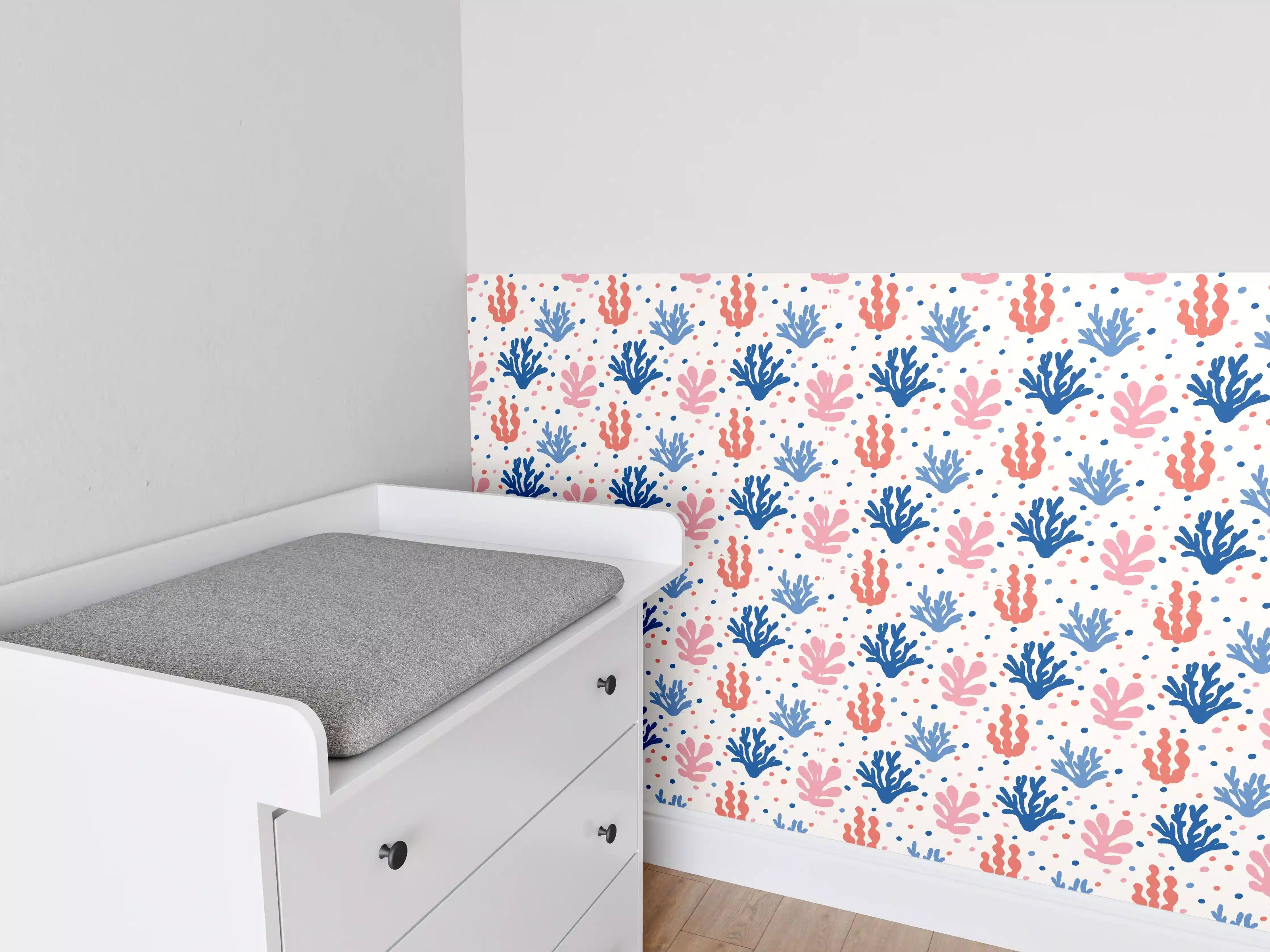 Babyzimmer Wandgestaltung - Exotisches Korallen-Design in Blau und Rosa