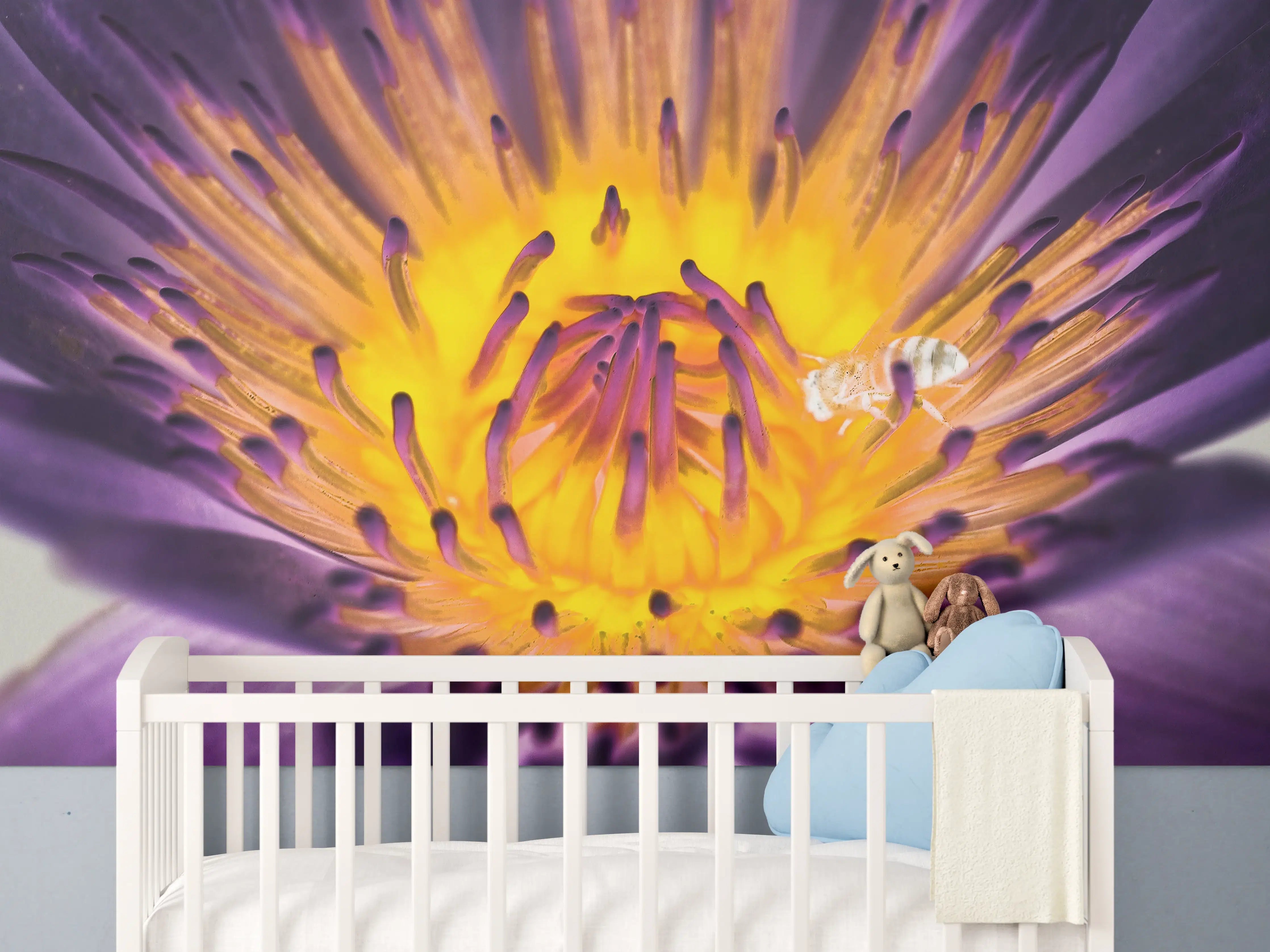 Babyzimmer Wandgestaltung - Farbenprächtige Wasserlilie Lila-Gelb