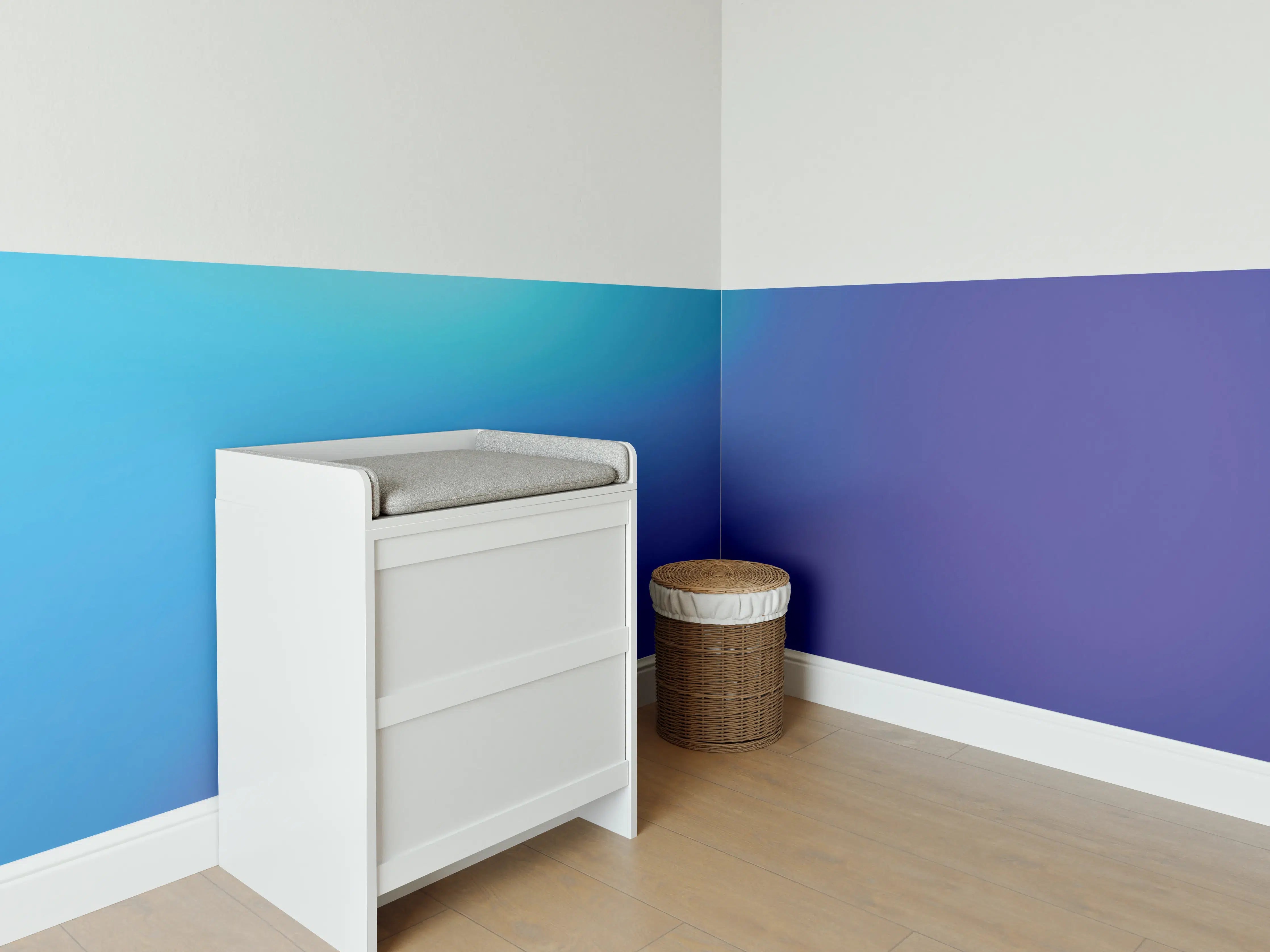 Babyzimmer Wandgestaltung - Farbverlauf in Blau-Lila