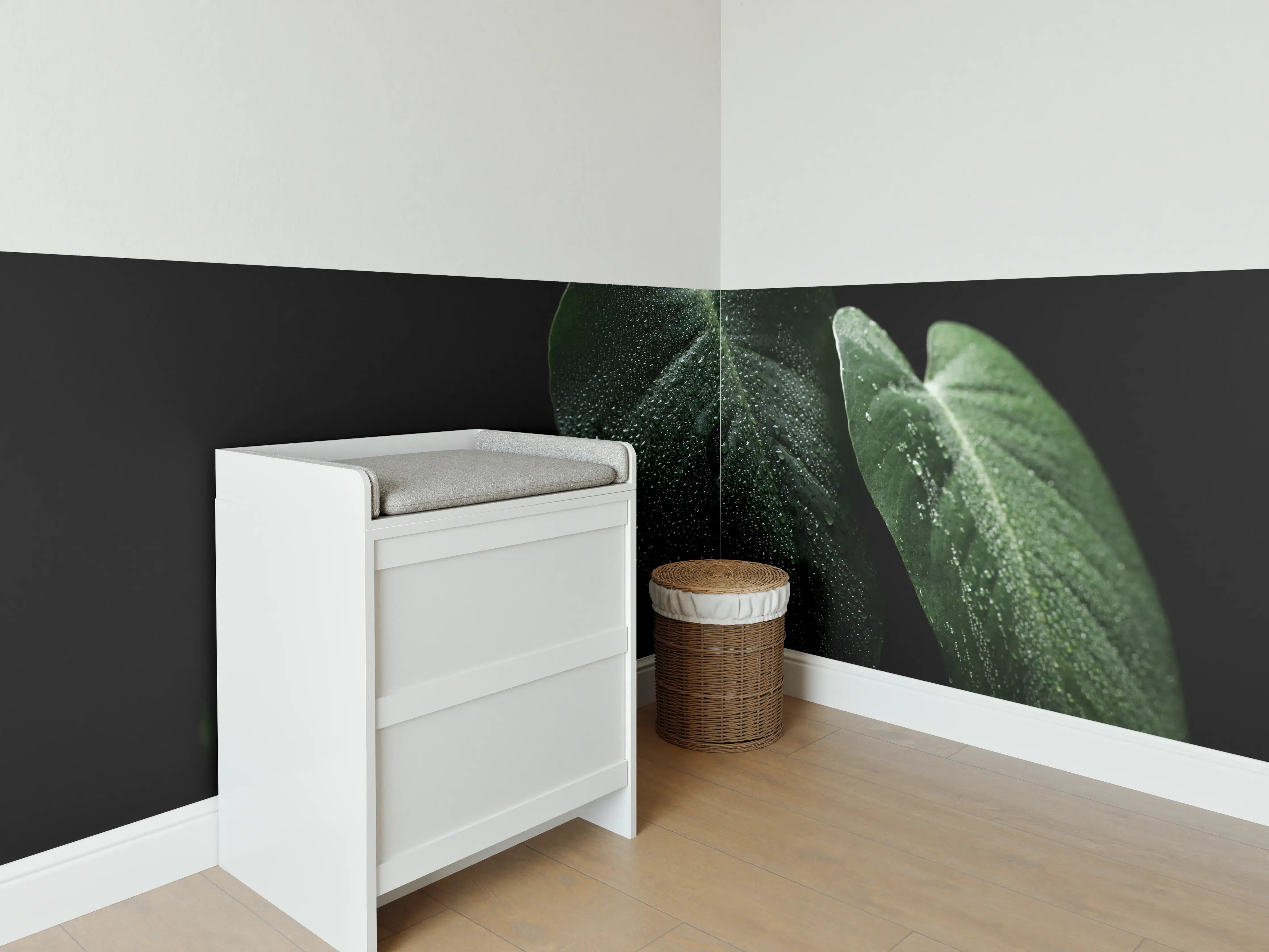Babyzimmer Wandgestaltung - Feuchtes Blatt auf schwarzem Hintergrund