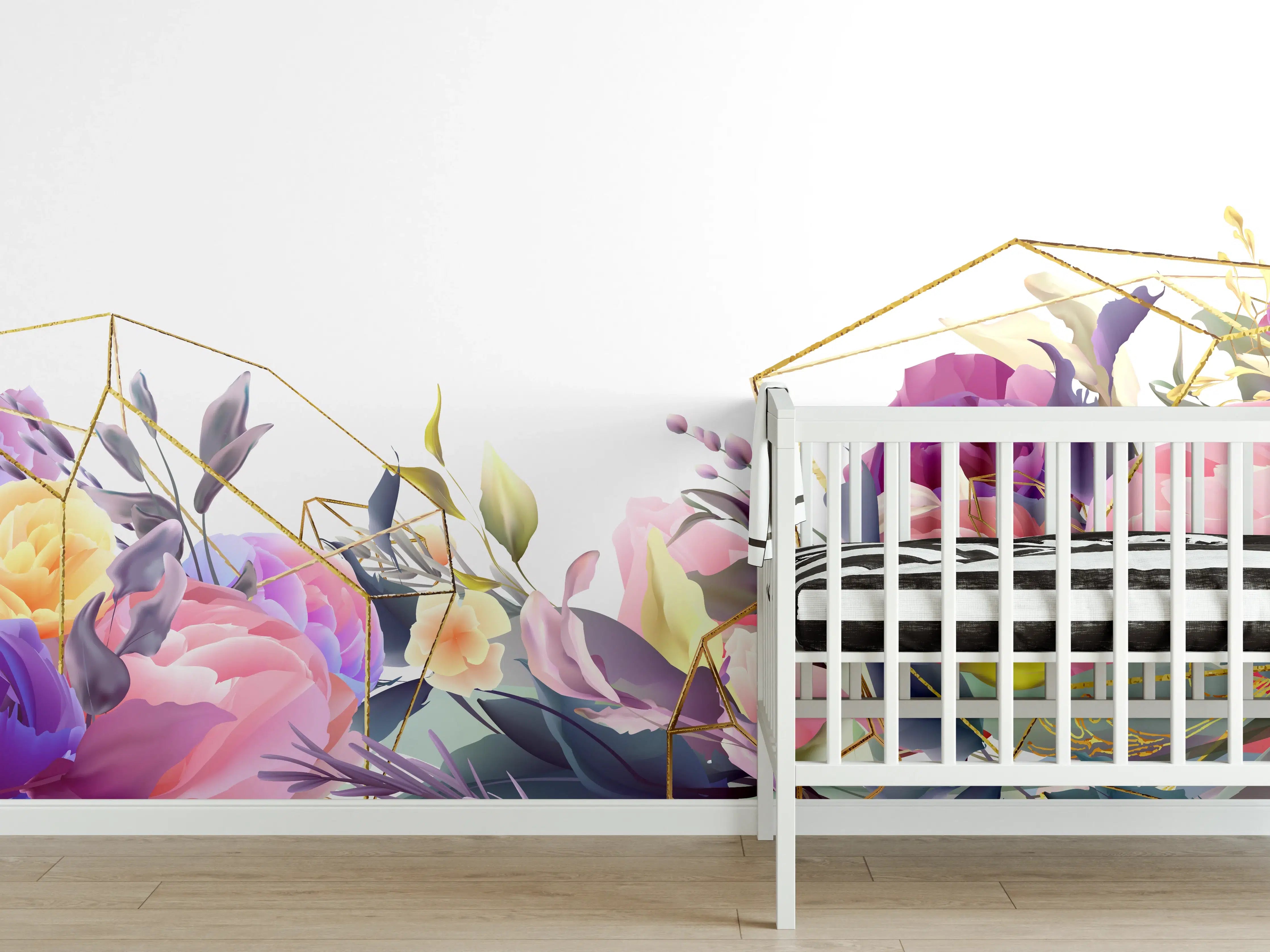 Babyzimmer Wandgestaltung - Florales Muster mit Goldakzenten