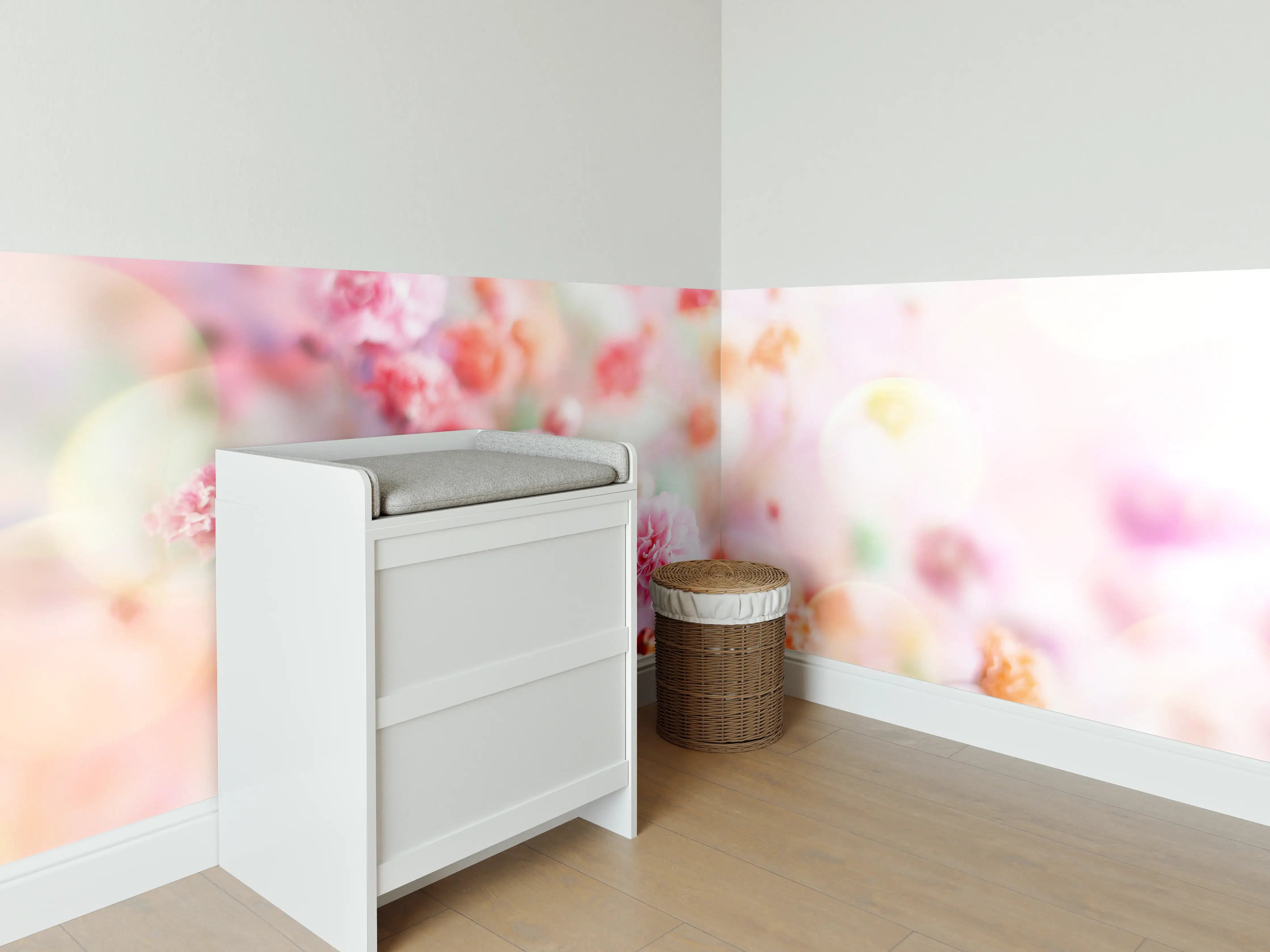 Babyzimmer Wandgestaltung - Frische rosa Frühlingsblumen